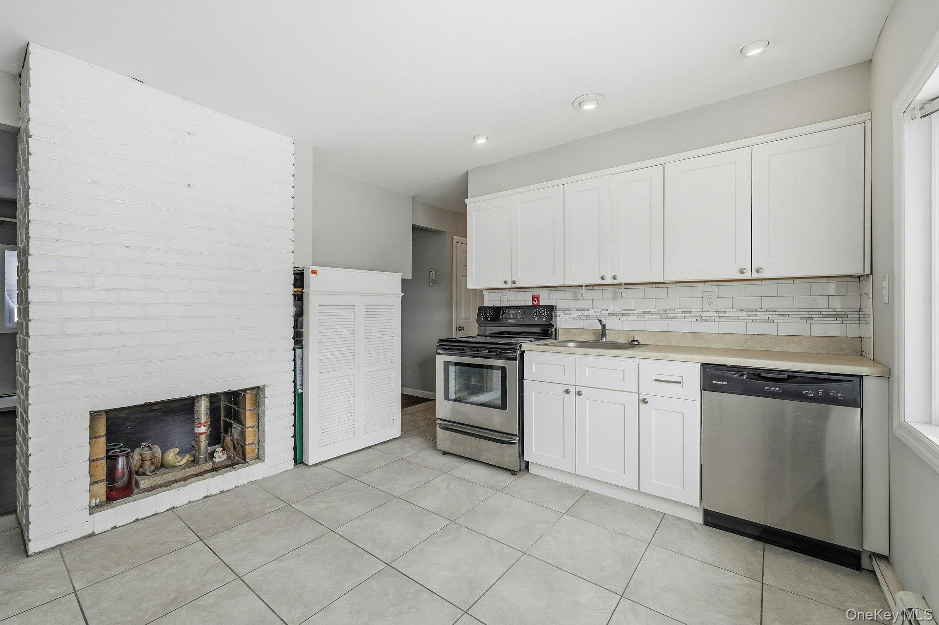 #12 photo, 23 Elm Drive, Levittown , NY 11756