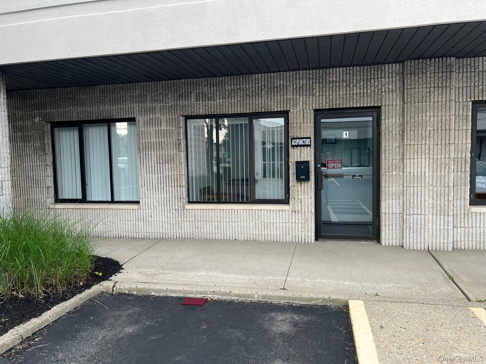 #3 photo, 6268 Jericho Turnpike, מחוז סאפוק Commack , NY 11725