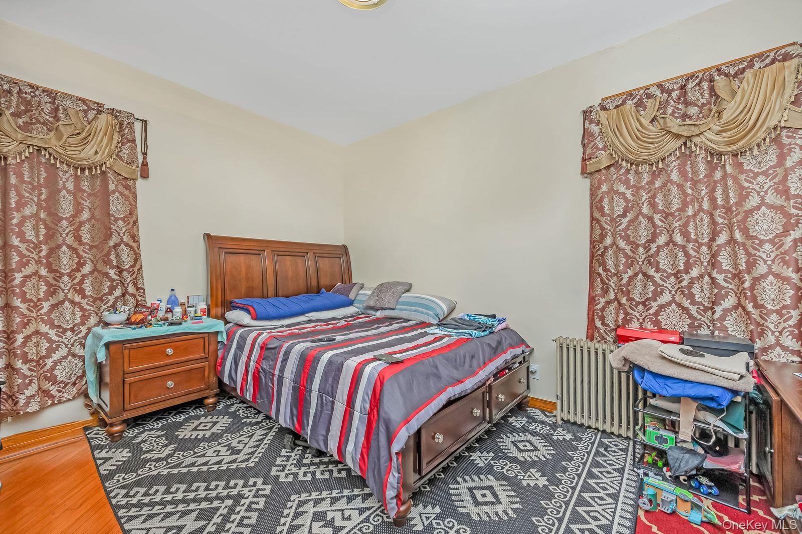 #12 photo, 42-28 159th Street, 法拉盛 Flushing , NY 11358