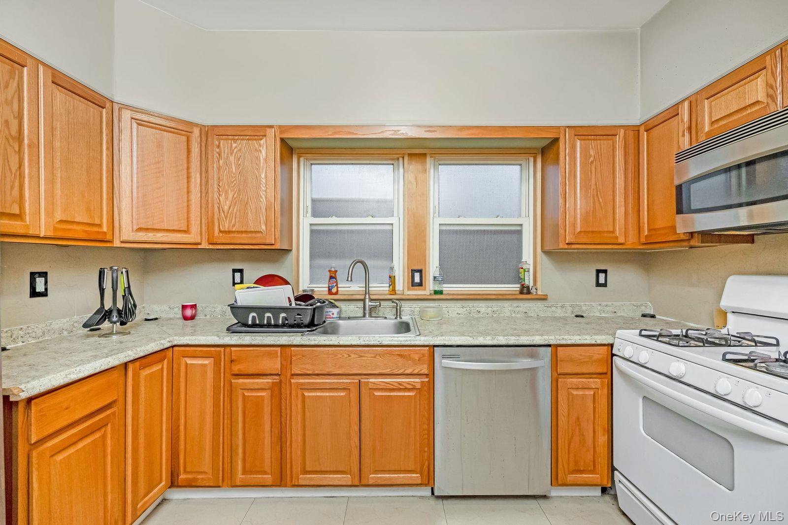 #17 photo, 42-28 159th Street, 法拉盛 Flushing , NY 11358