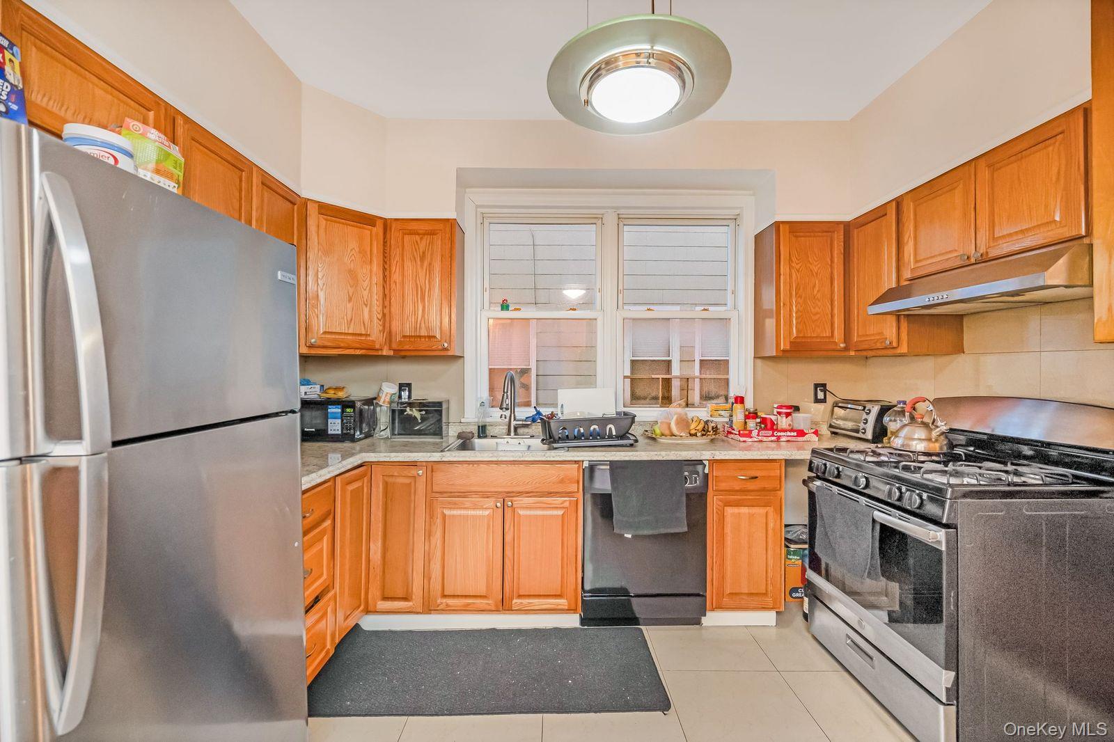 #8 photo, 42-28 159th Street, 法拉盛 Flushing , NY 11358