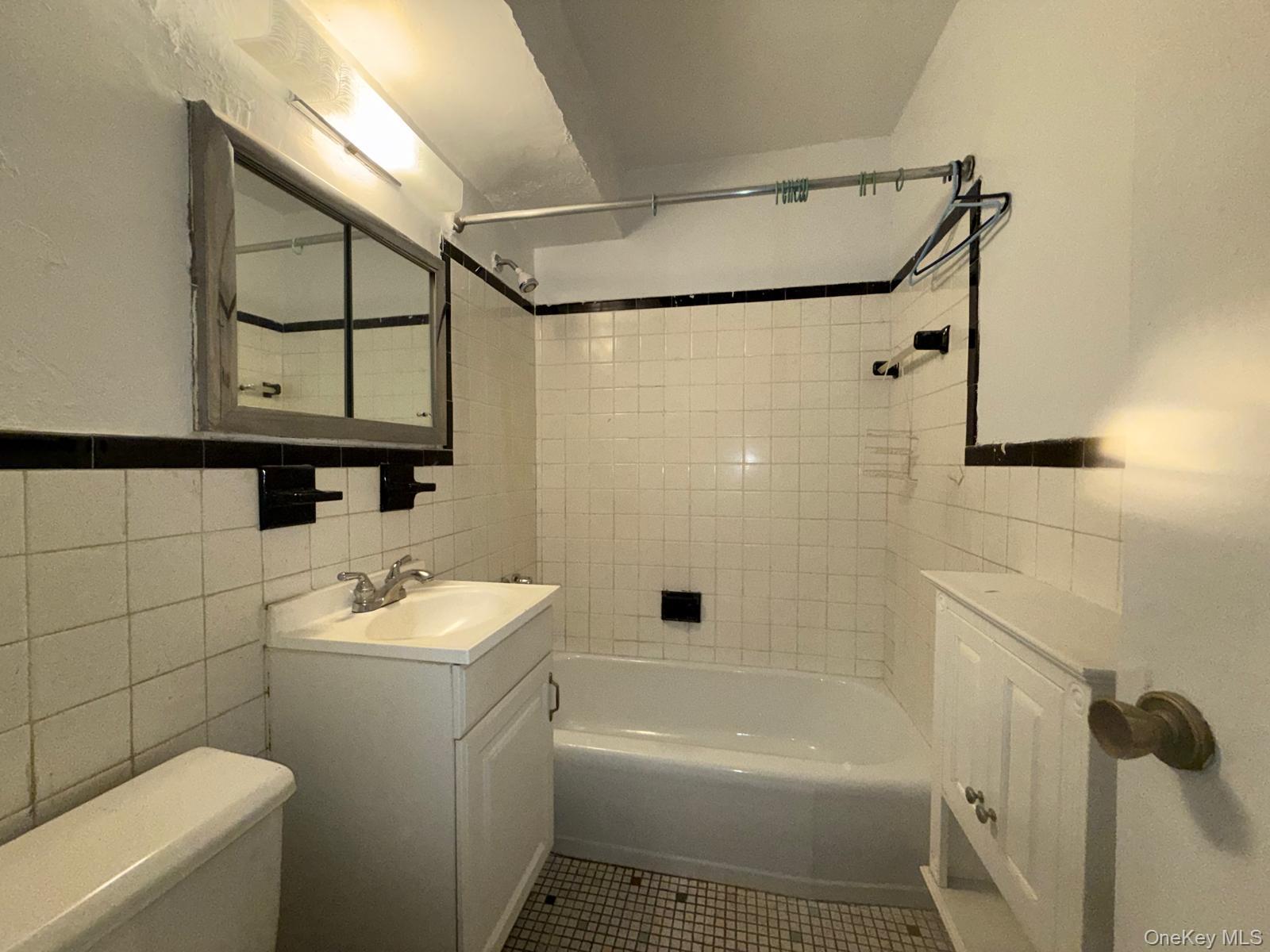 #6 photo, 83-60 118th Street, Kew Gardens , NY 11415