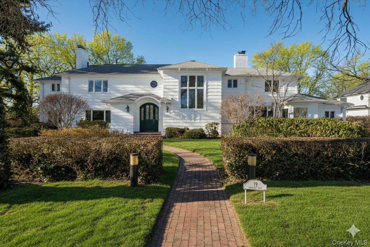 #1 photo, 19 Amherst Road, ग्रेट नेक Great Neck , NY 11021