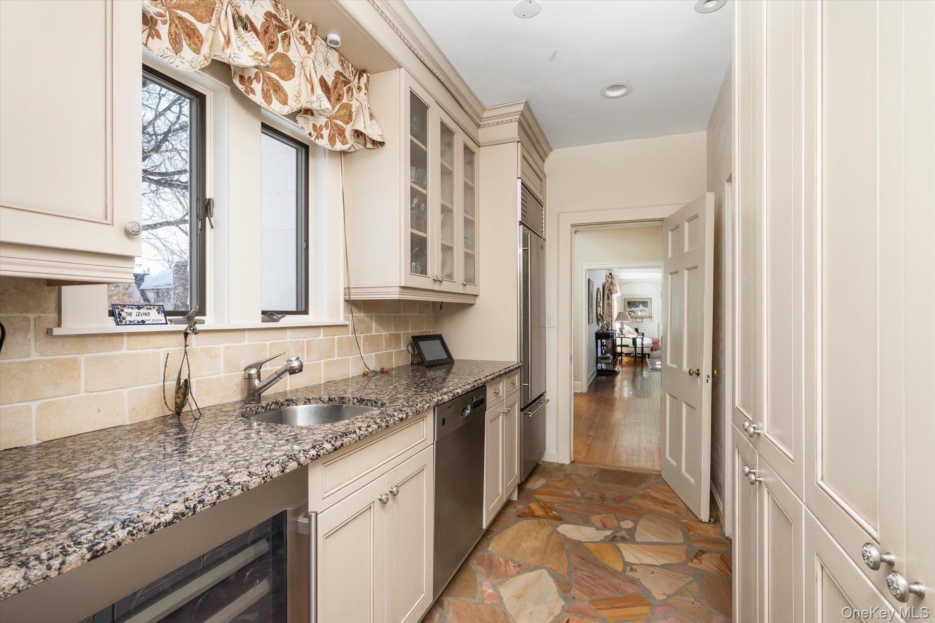 #11 photo, 19 Amherst Road, ग्रेट नेक Great Neck , NY 11021