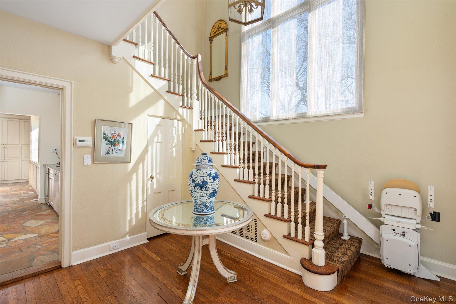 #2 photo, 19 Amherst Road, ग्रेट नेक Great Neck , NY 11021