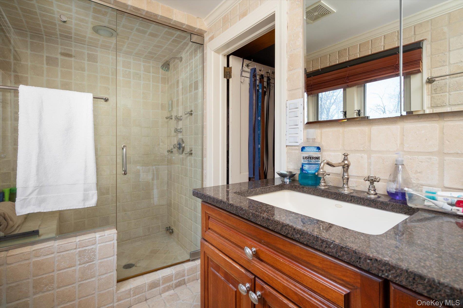 #20 photo, 19 Amherst Road, ग्रेट नेक Great Neck , NY 11021