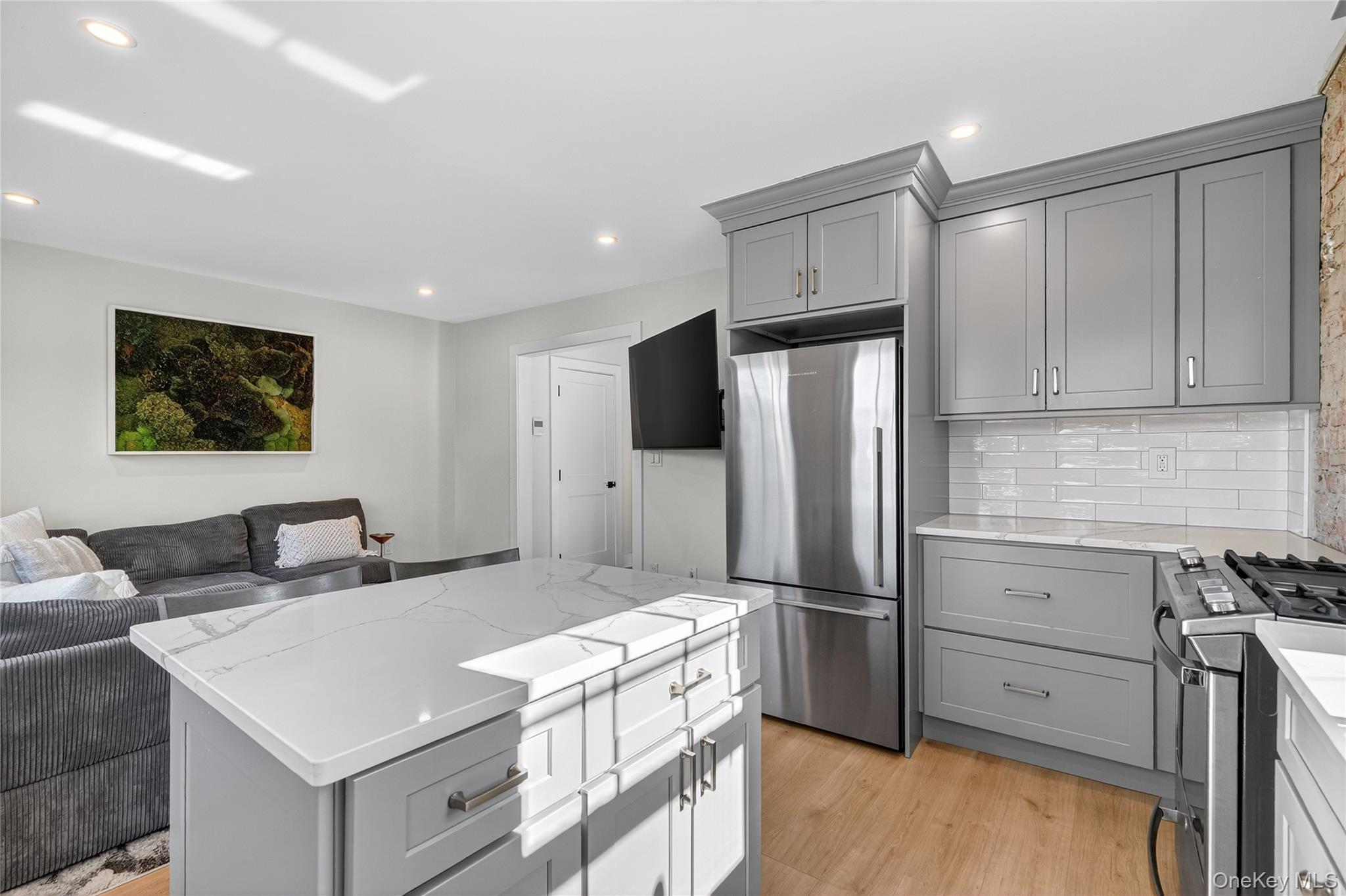 #6 photo, 44 Madeleine Avenue, New Rochelle , NY 10801