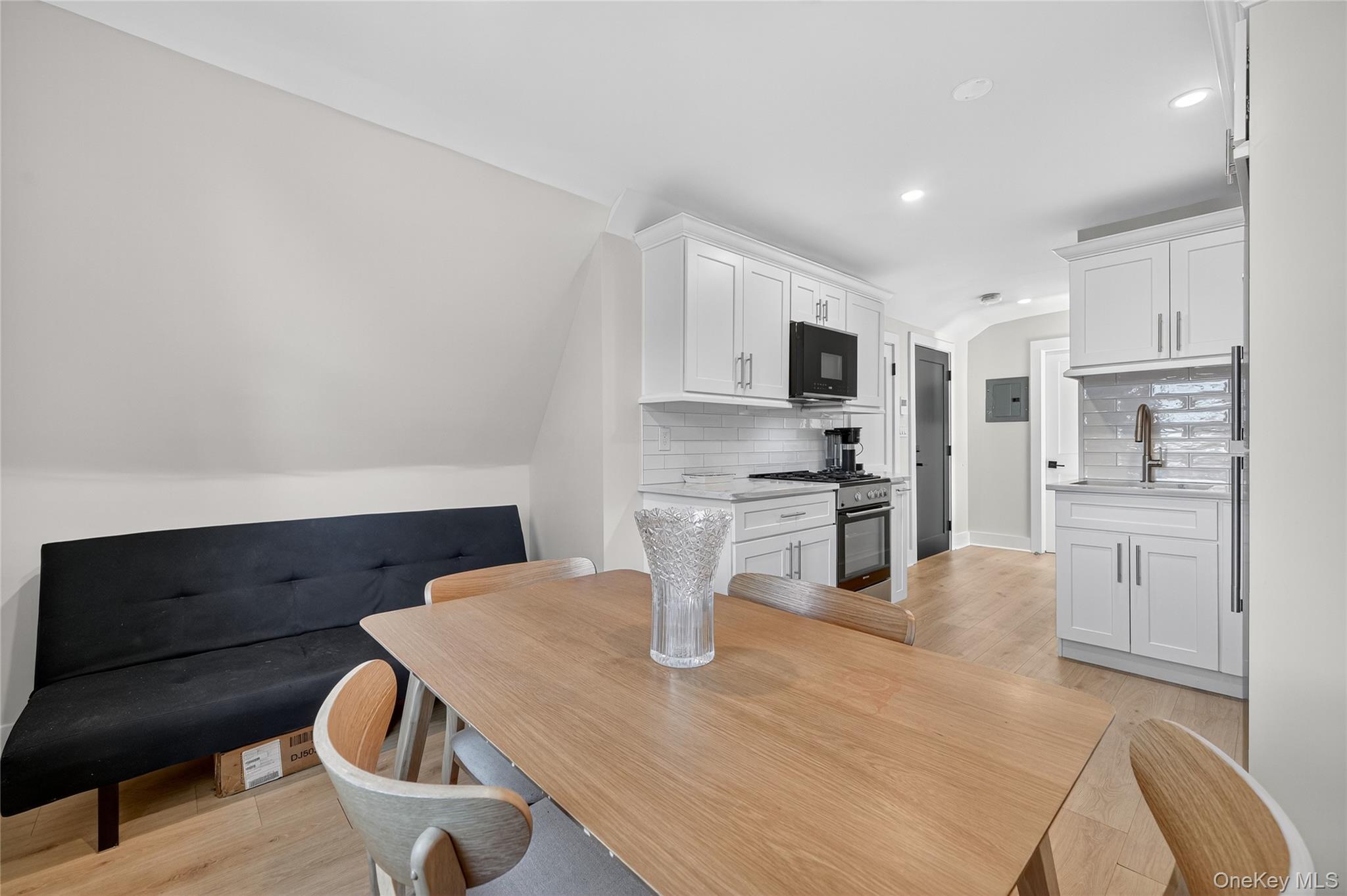 #10 photo, 44 Madeleine Avenue, New Rochelle , NY 10801