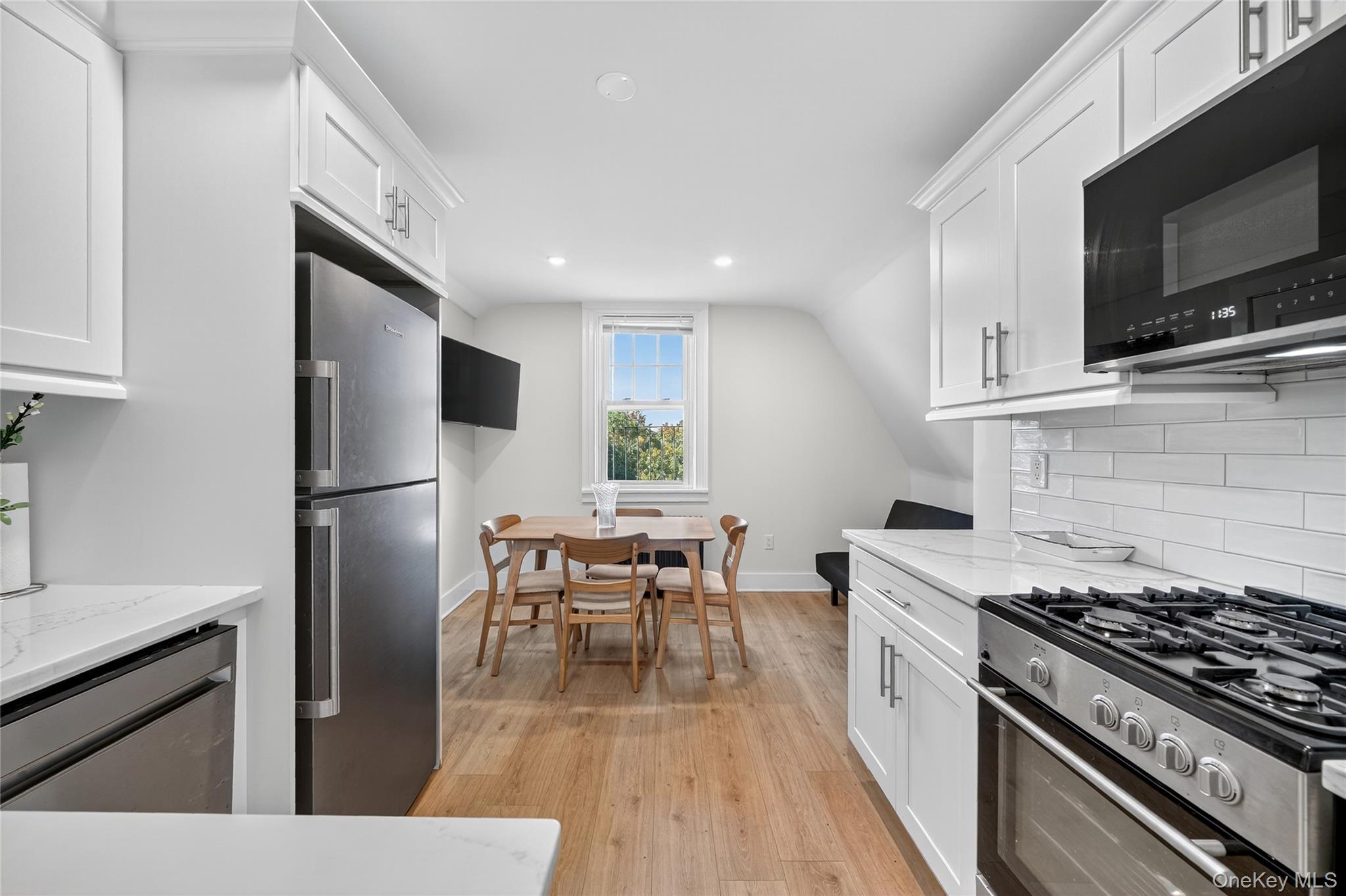 #6 photo, 44 Madeleine Avenue, New Rochelle , NY 10801