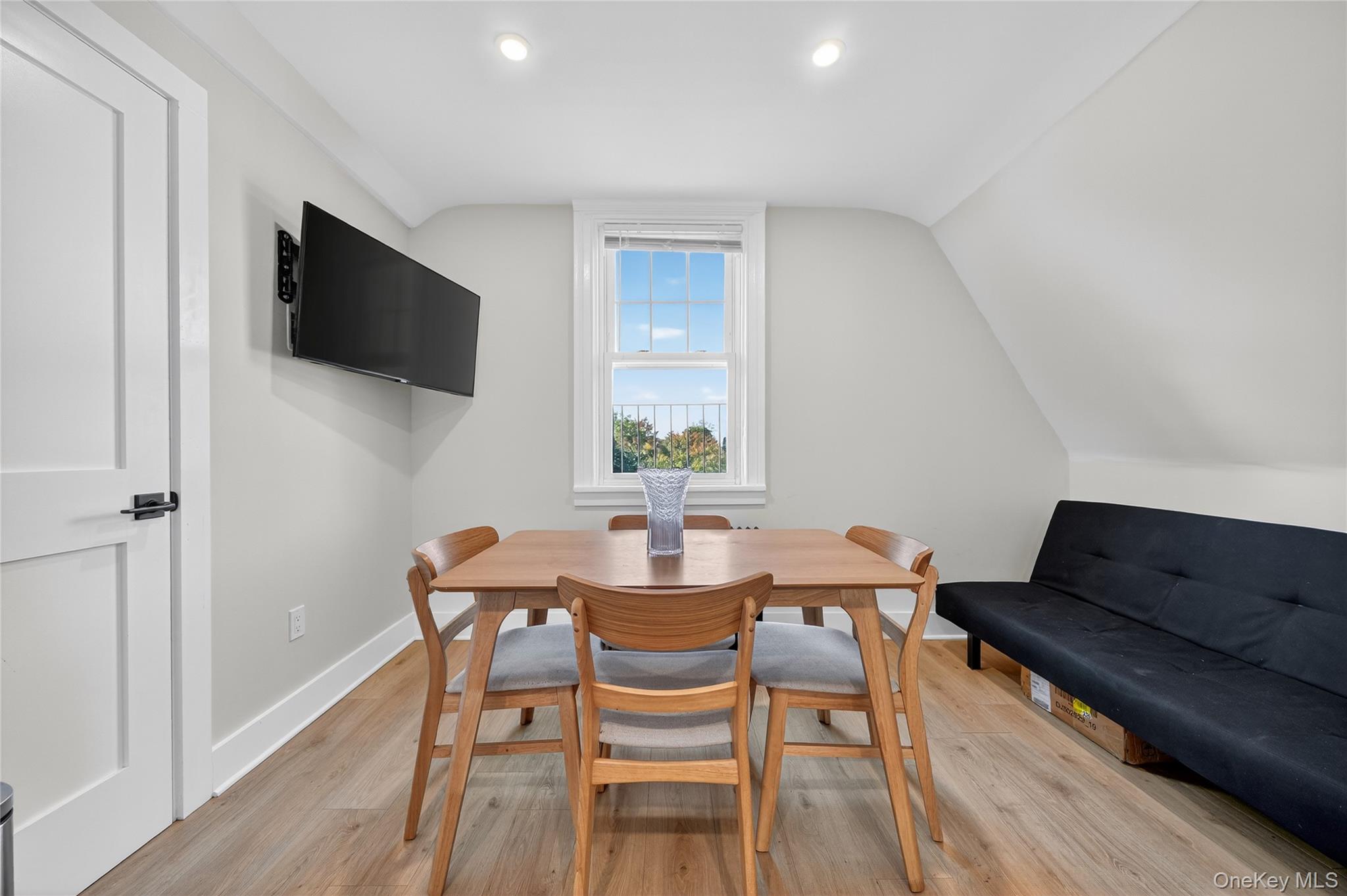 #8 photo, 44 Madeleine Avenue, New Rochelle , NY 10801