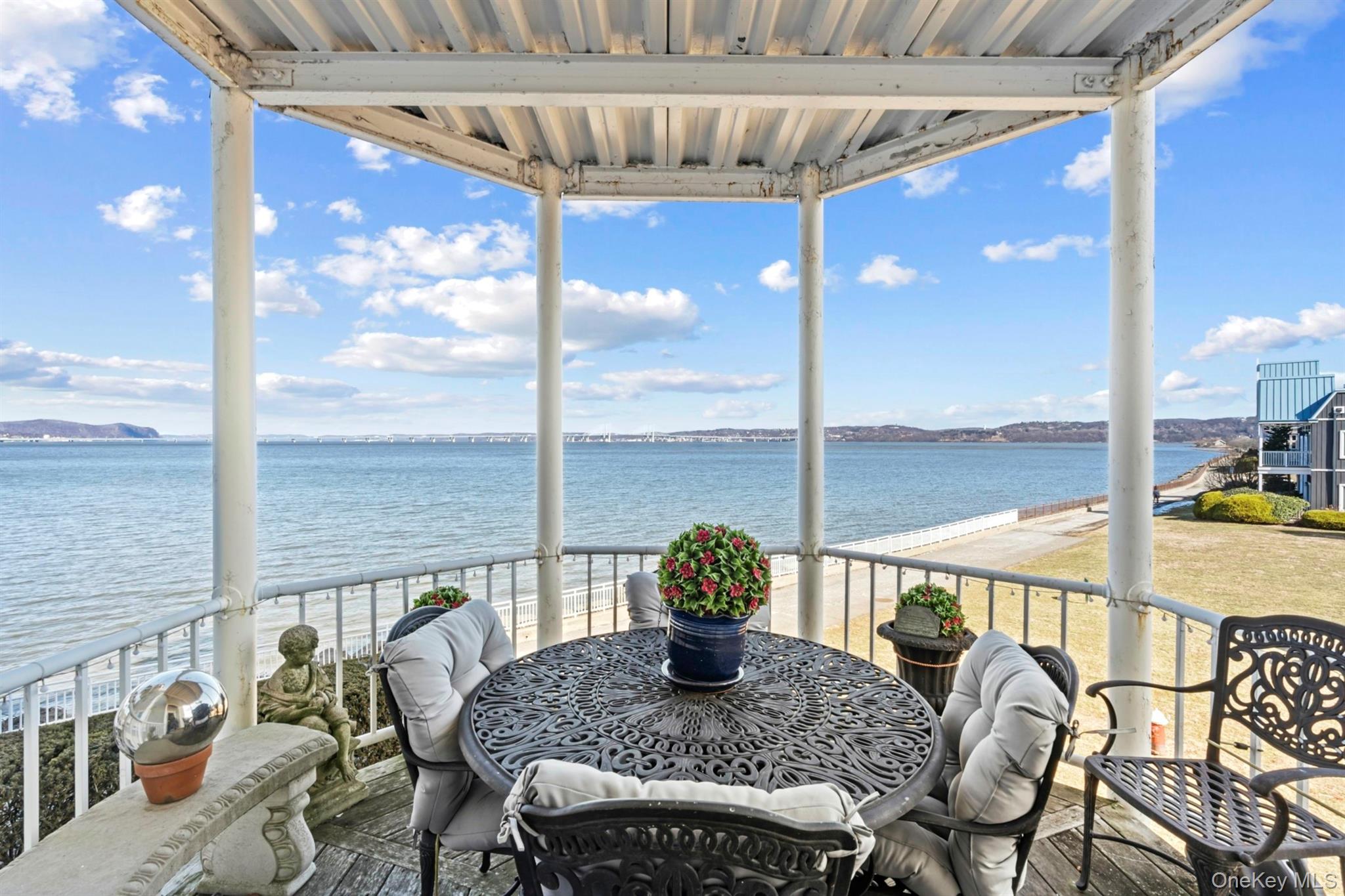 #8 photo, 207 Devries Court, Piermont , NY 10968