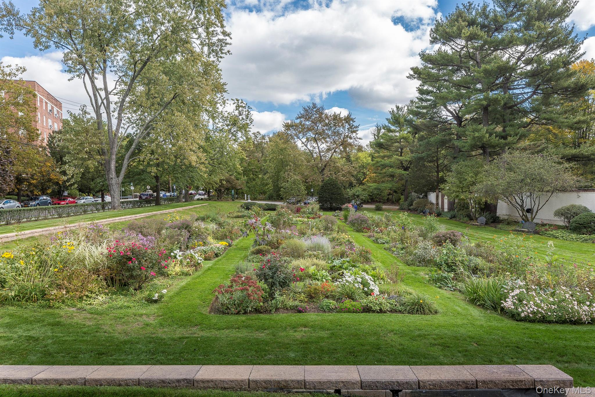 #12 photo, 10 Brooklands, Bronxville , NY 10708