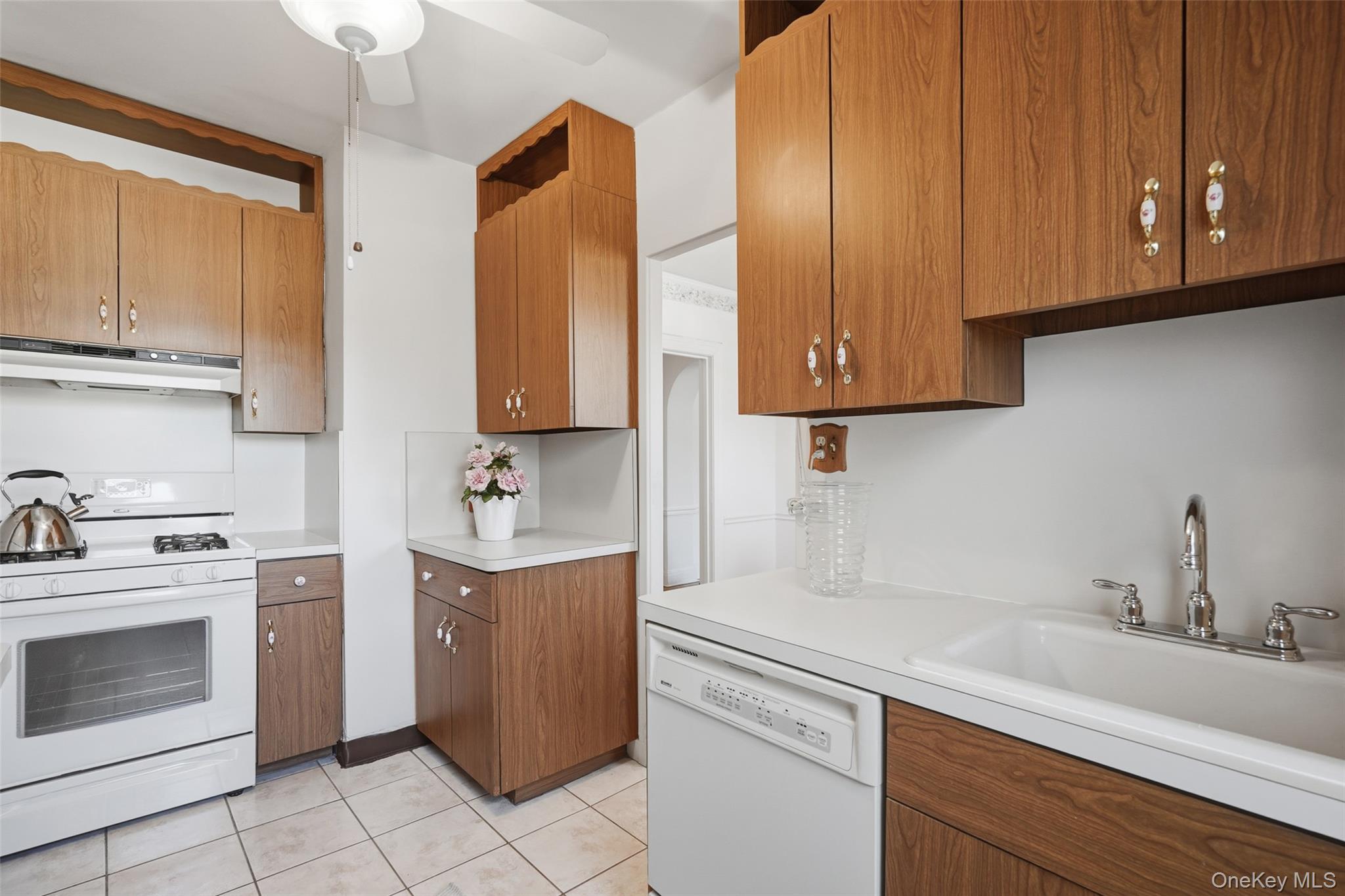 #7 photo, 10 Brooklands, Bronxville , NY 10708