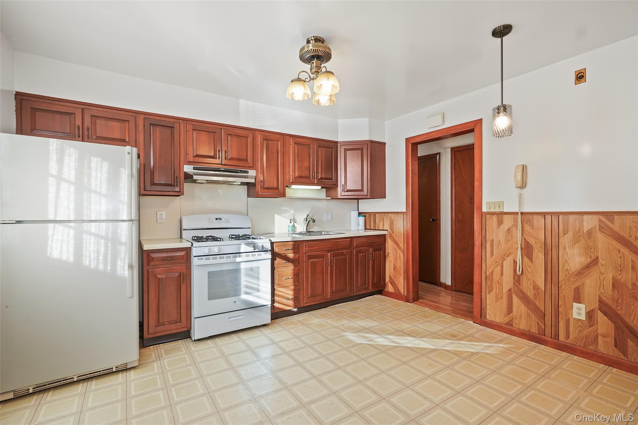 #2 photo, 95 King Street, Pleasantville , NY 10570