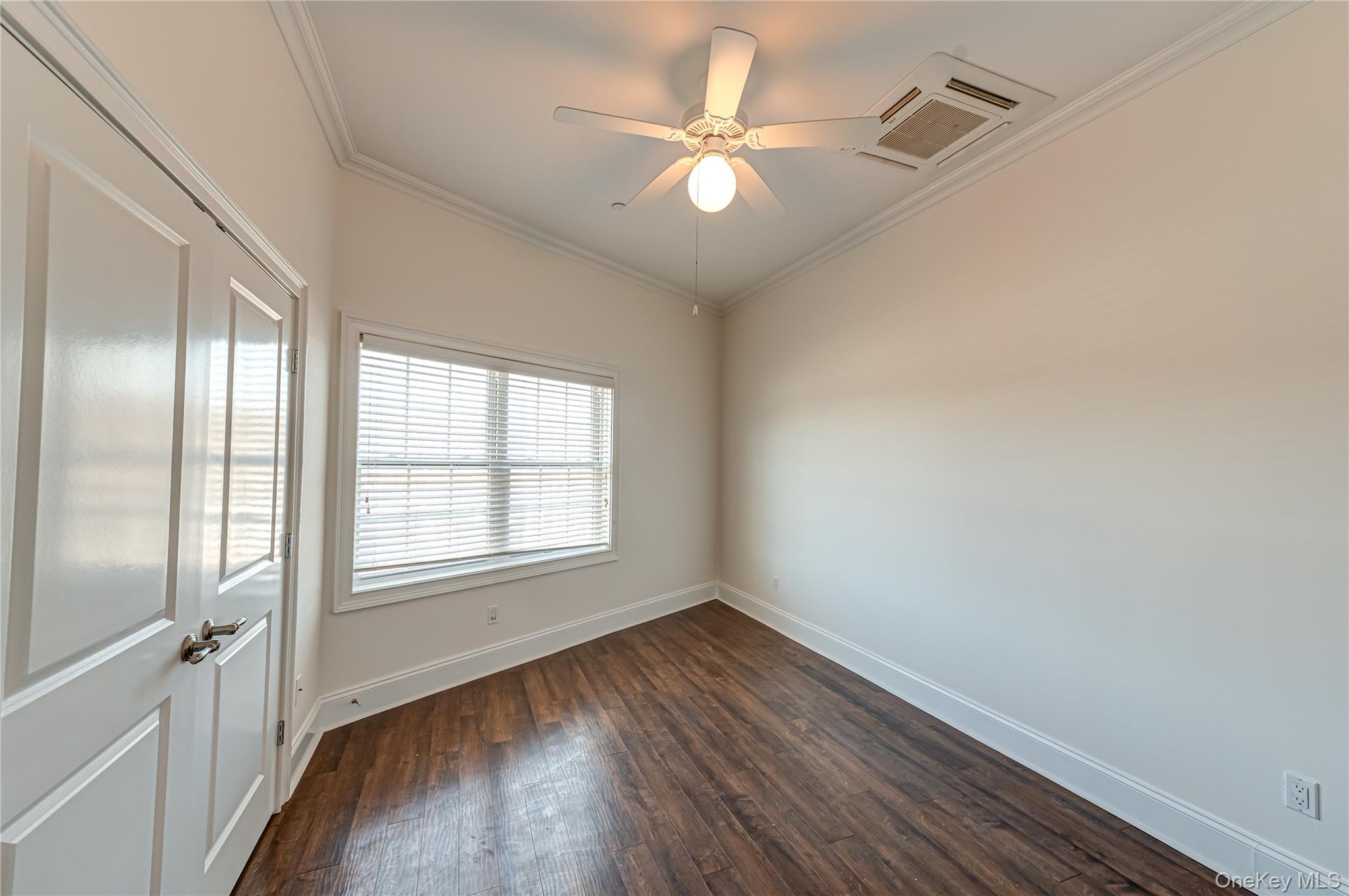 #13 photo, 50 - 2F Stewart Avenue, Huntington , NY 11743