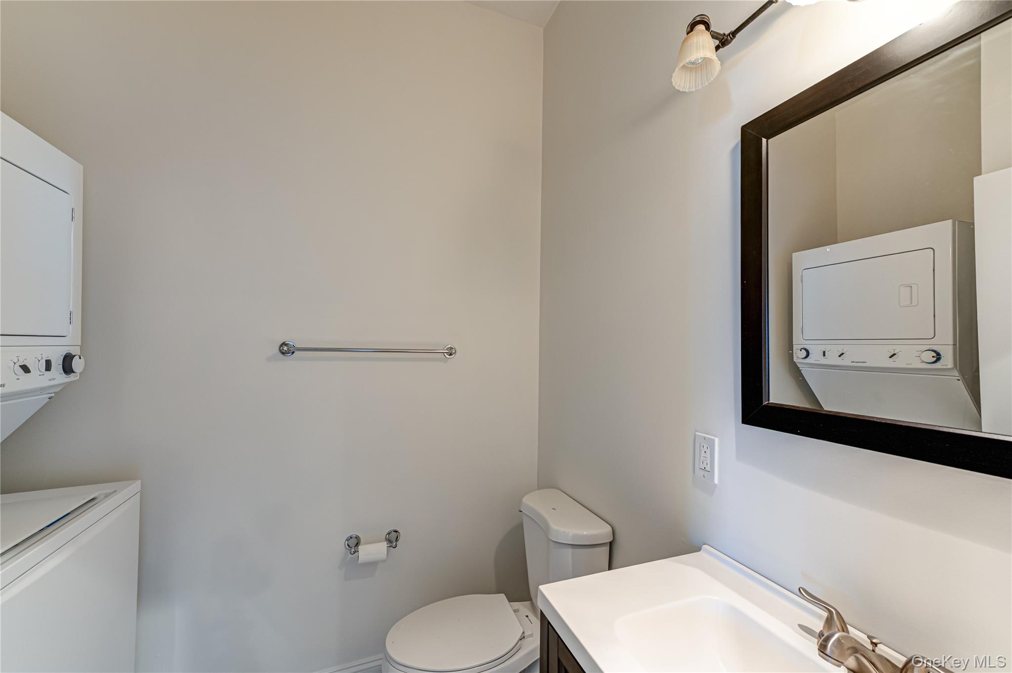 #14 photo, 50 - 2F Stewart Avenue, Huntington , NY 11743