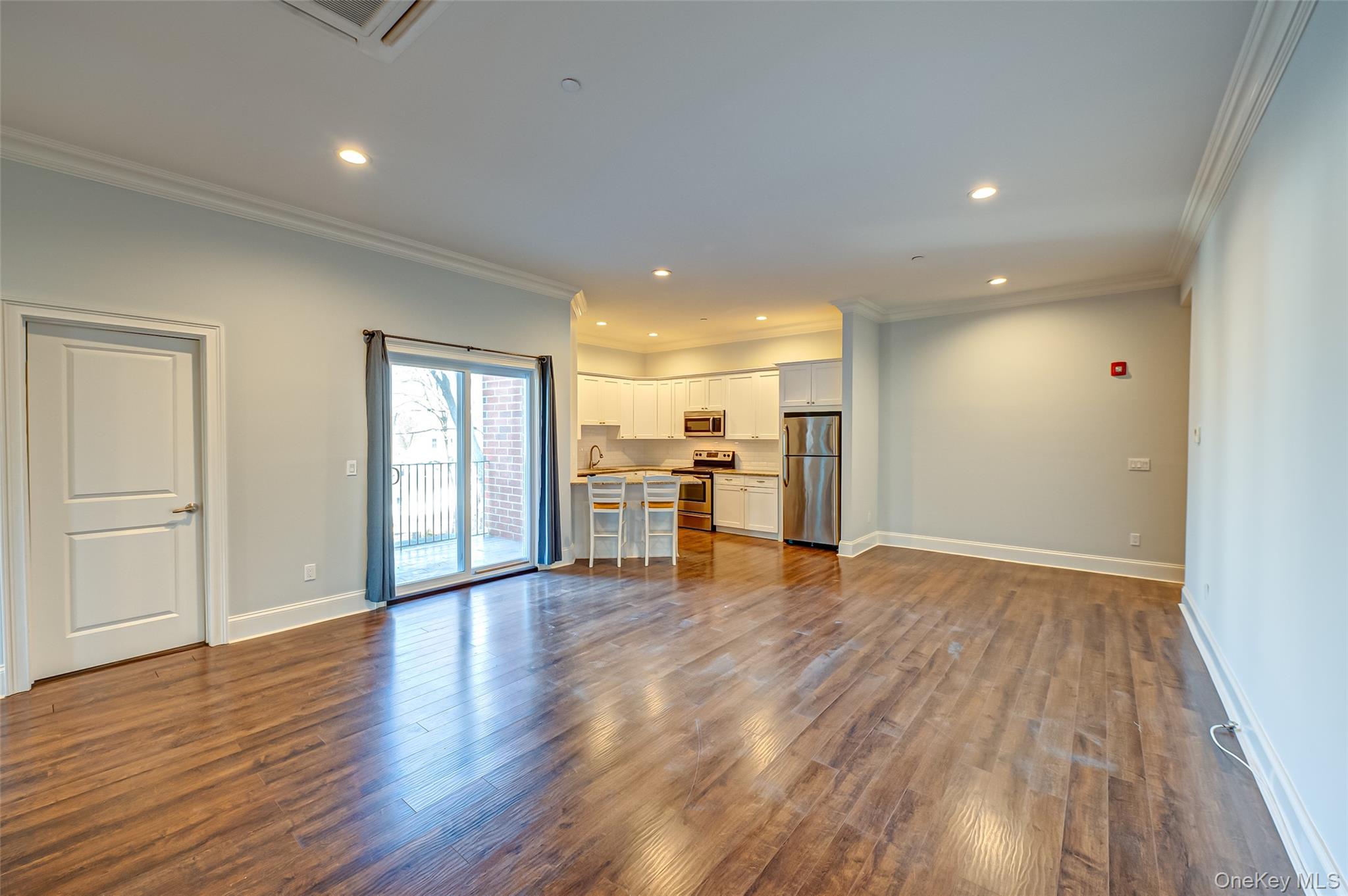 #2 photo, 50 - 2F Stewart Avenue, Huntington , NY 11743