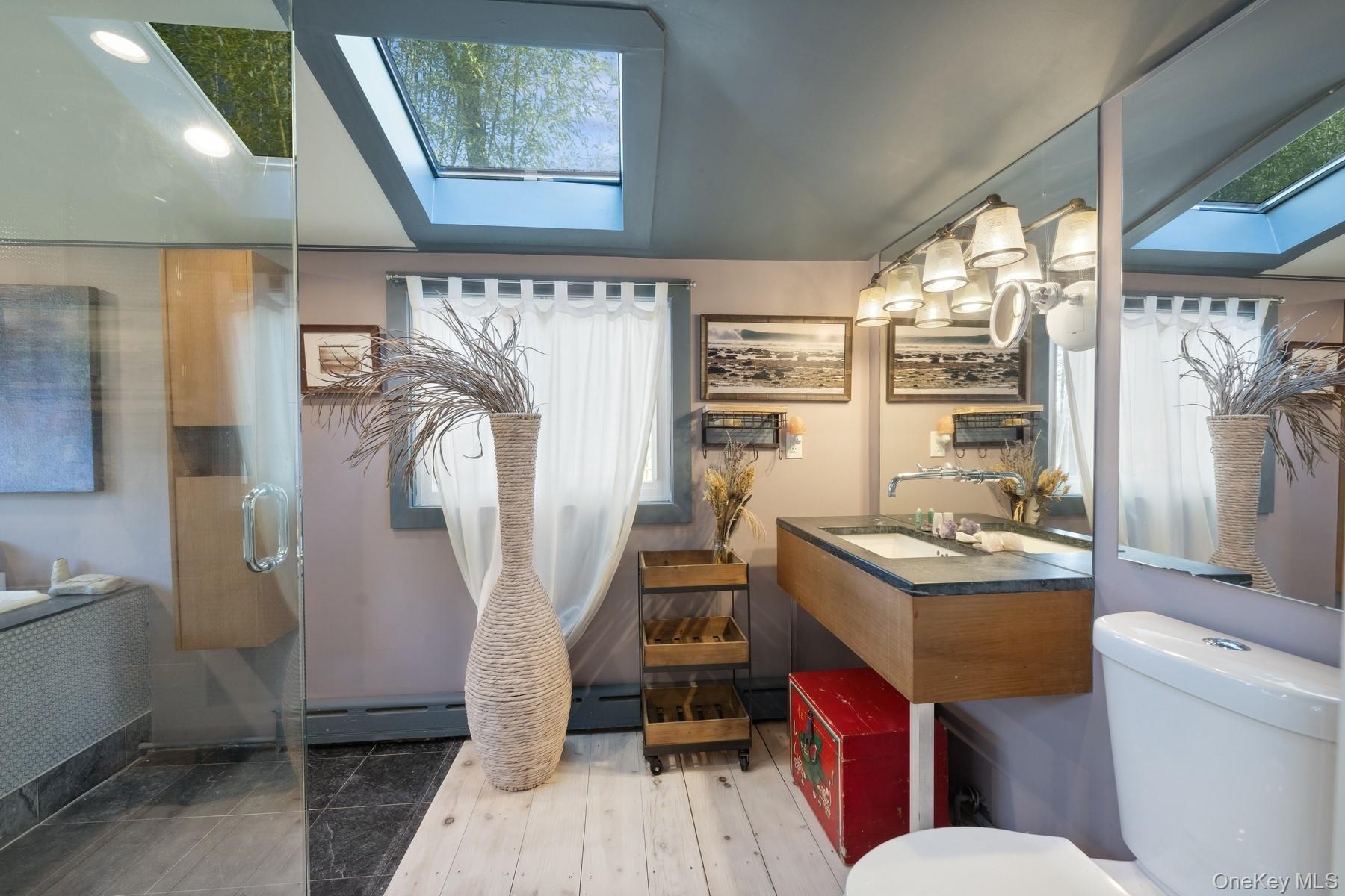 #20 photo, 1 Burkeshire Drive, מחוז סאפוק Sag Harbor , NY 11963