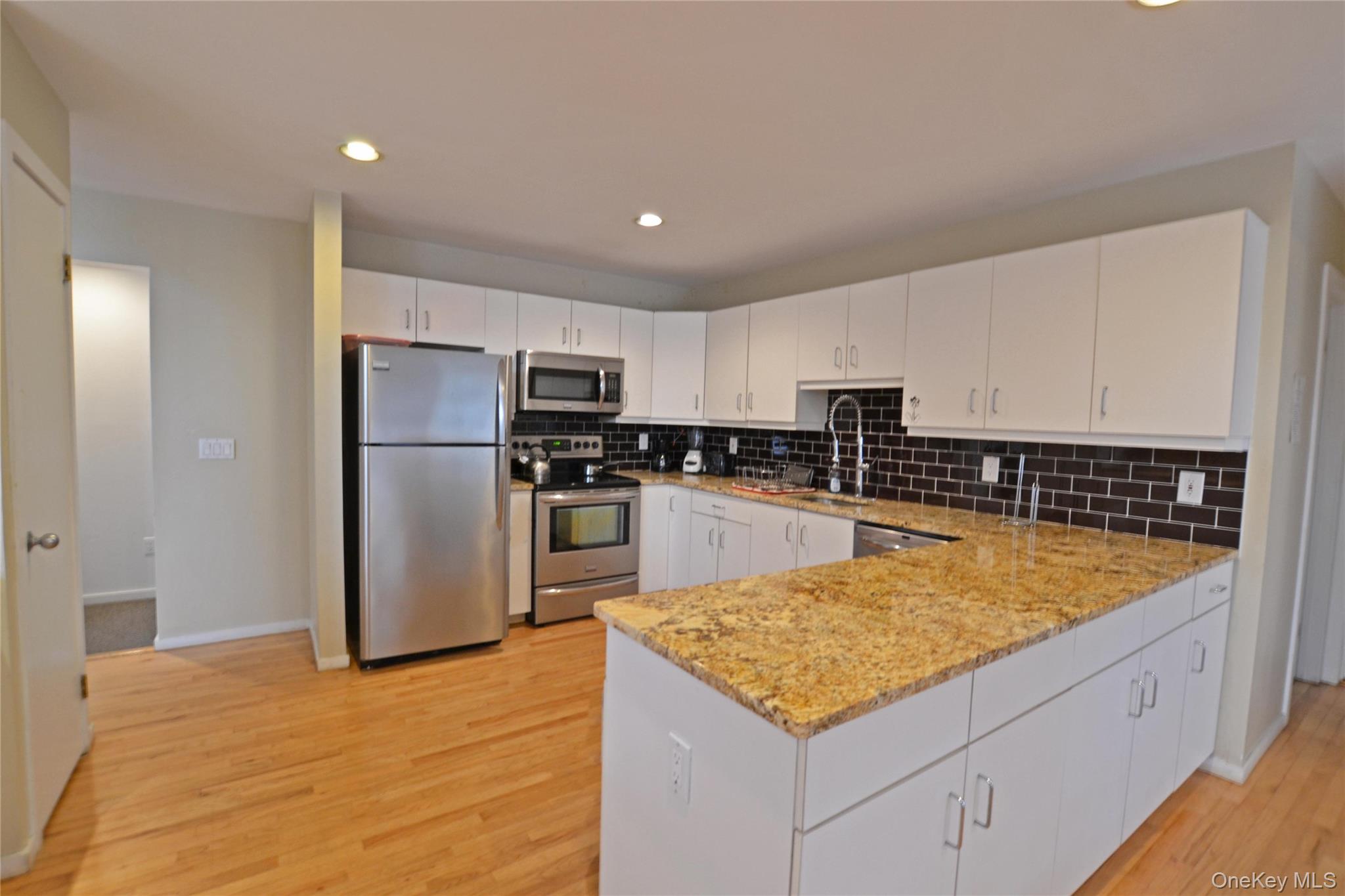 #9 photo, 10 Jeffrey Lane, 롱 아일랜드 East Quogue , NY 11942