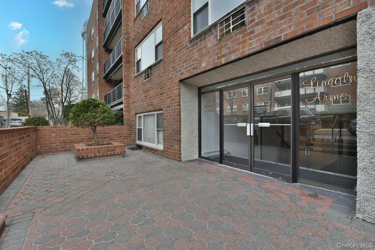 #20 photo, 101 Lincoln Avenue, 롱 아일랜드 Mineola , NY 11501