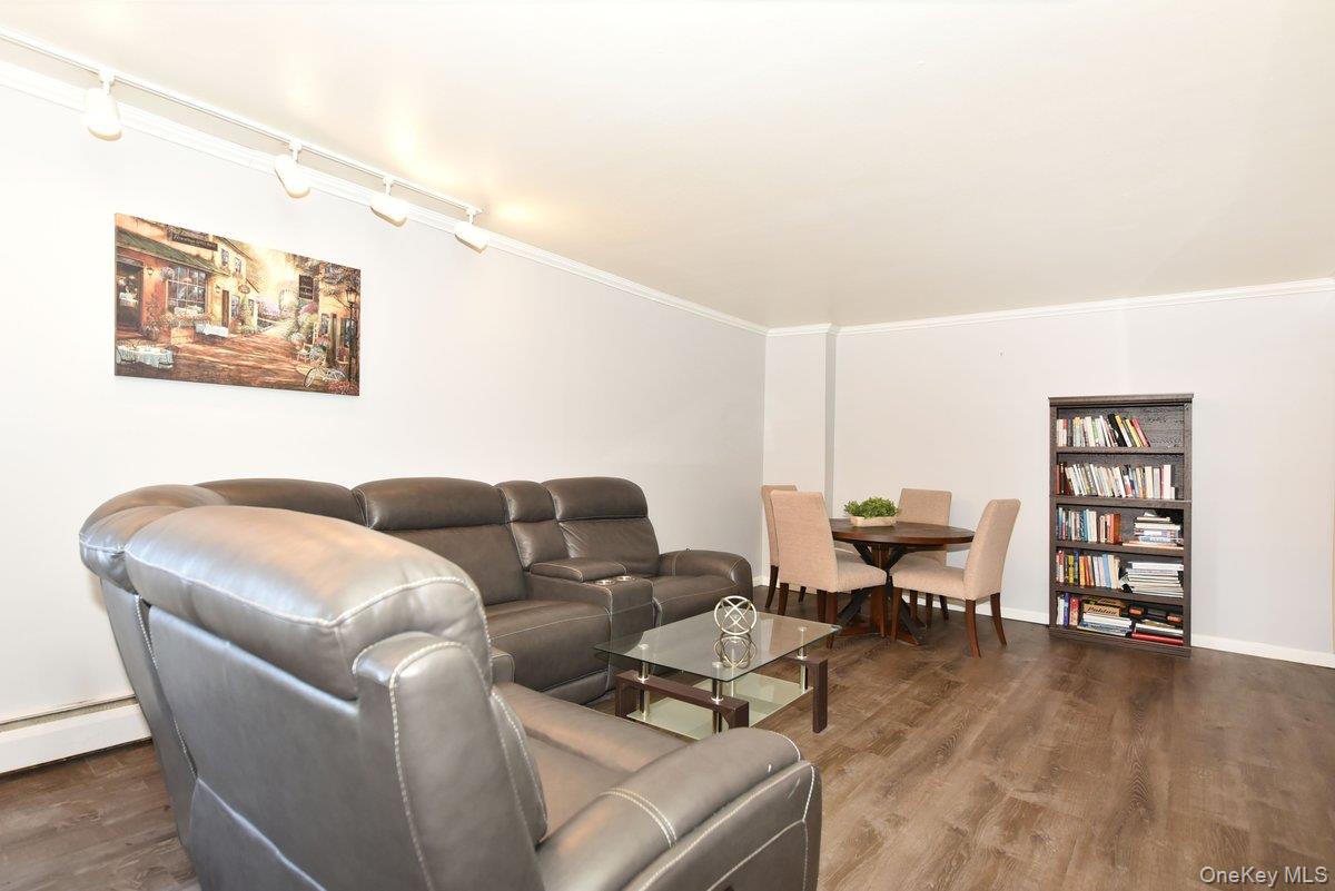 #6 photo, 101 Lincoln Avenue, 롱 아일랜드 Mineola , NY 11501