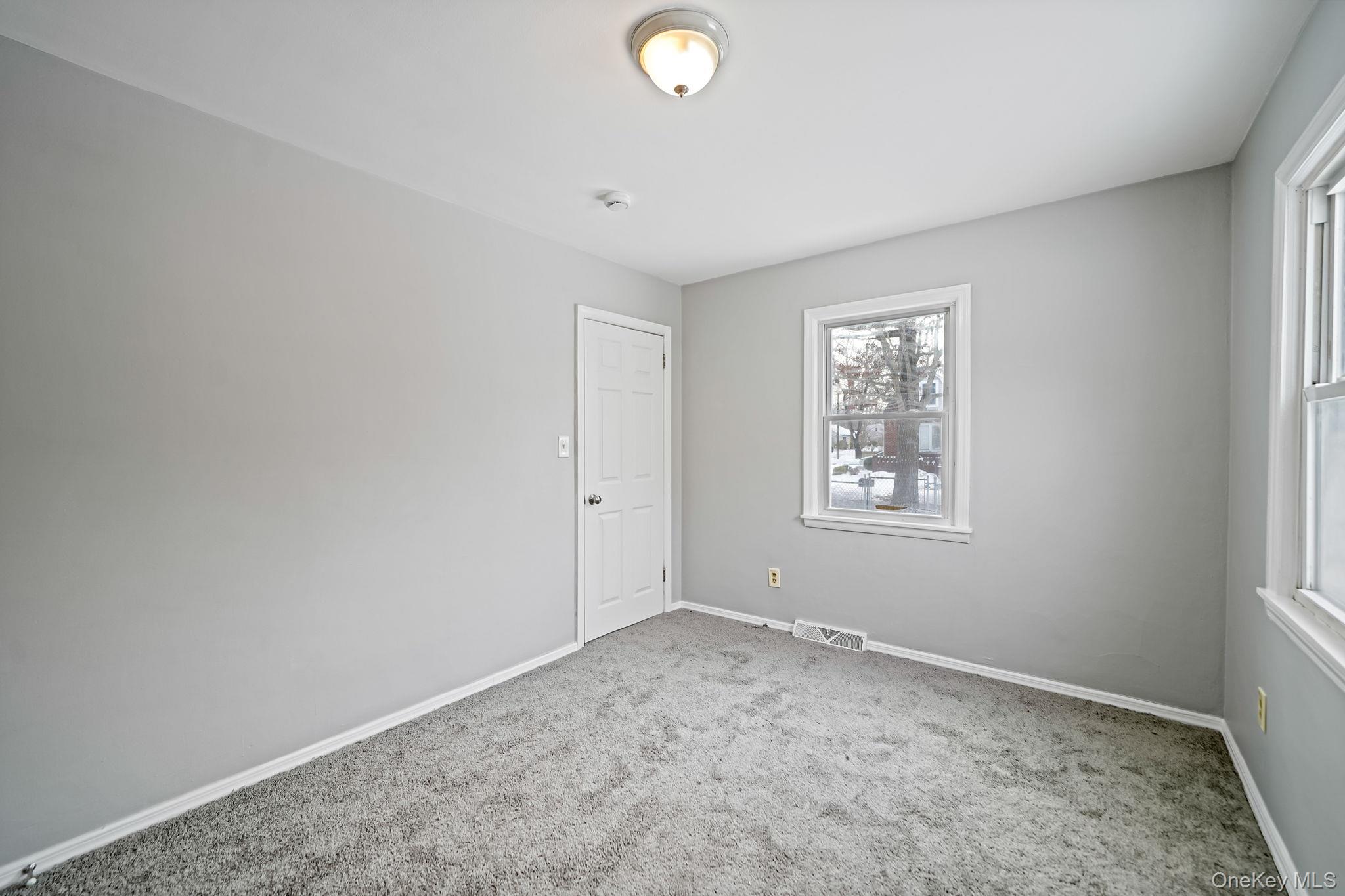 #19 photo, 289 Jefferson, 롱 아일랜드 Mastic Beach , NY 11951