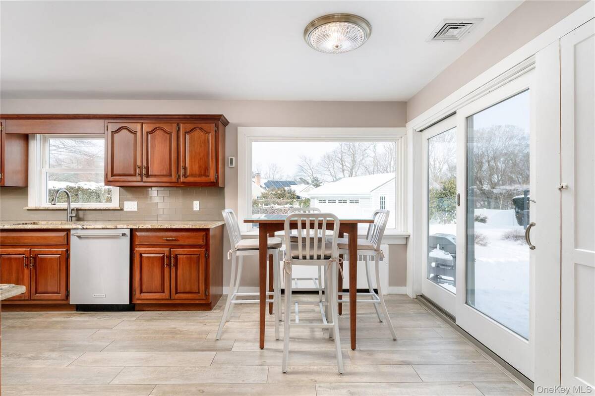 #20 photo, 735 Reeve Avenue, सफ़ोक काउंटी Mattituck , NY 11952