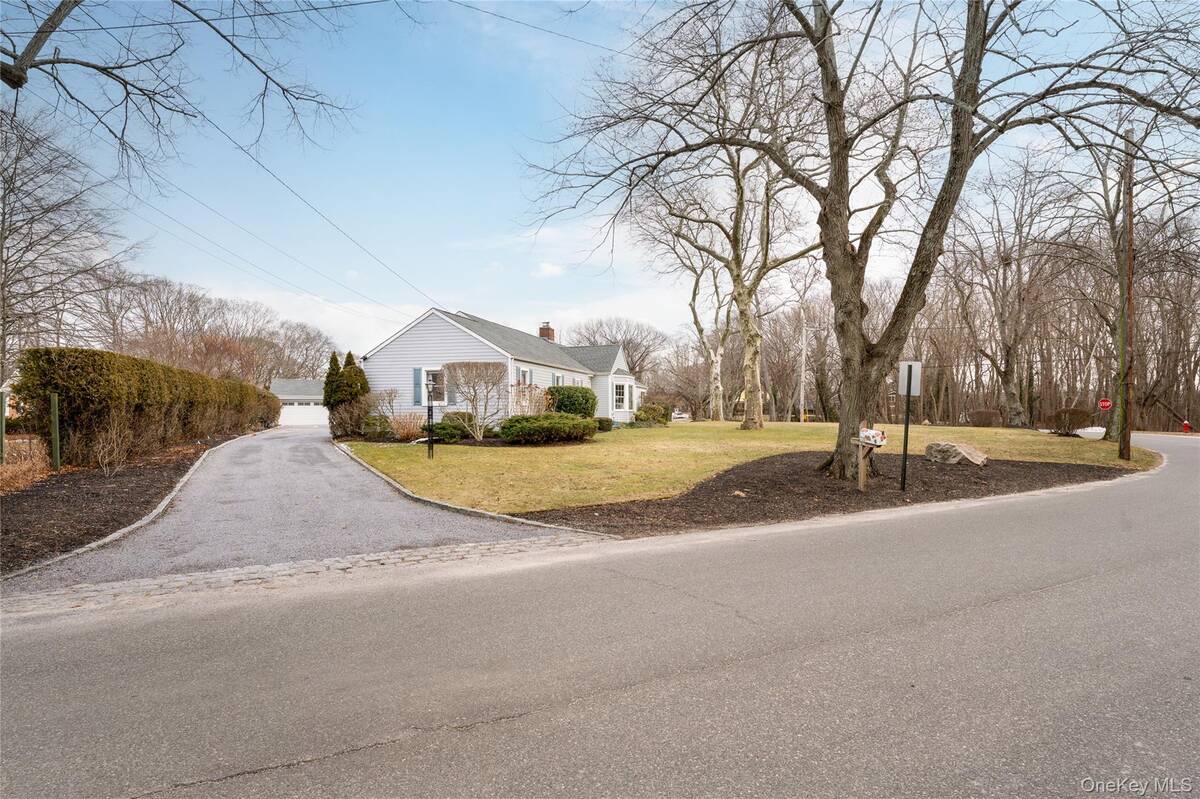 #30 photo, 735 Reeve Avenue, सफ़ोक काउंटी Mattituck , NY 11952