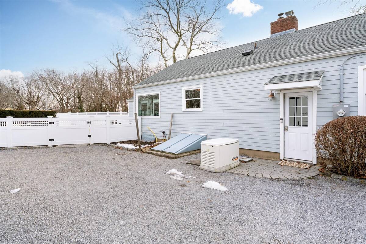 #34 photo, 735 Reeve Avenue, सफ़ोक काउंटी Mattituck , NY 11952