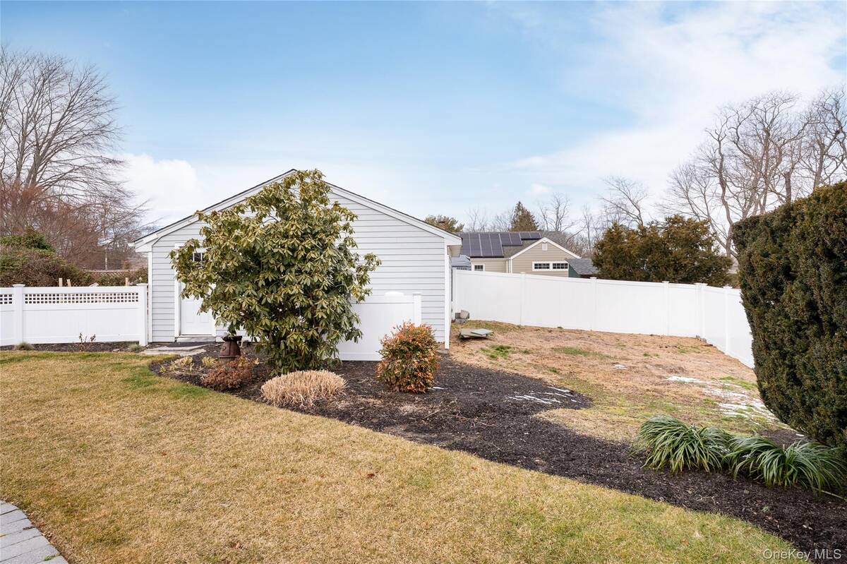 #37 photo, 735 Reeve Avenue, सफ़ोक काउंटी Mattituck , NY 11952