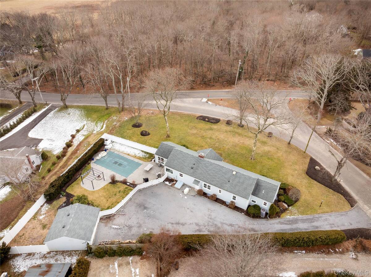 #42 photo, 735 Reeve Avenue, सफ़ोक काउंटी Mattituck , NY 11952