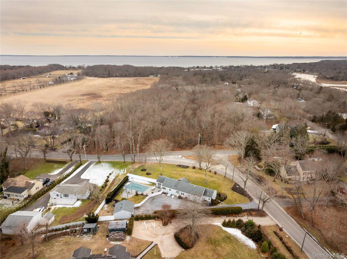 #46 photo, 735 Reeve Avenue, सफ़ोक काउंटी Mattituck , NY 11952