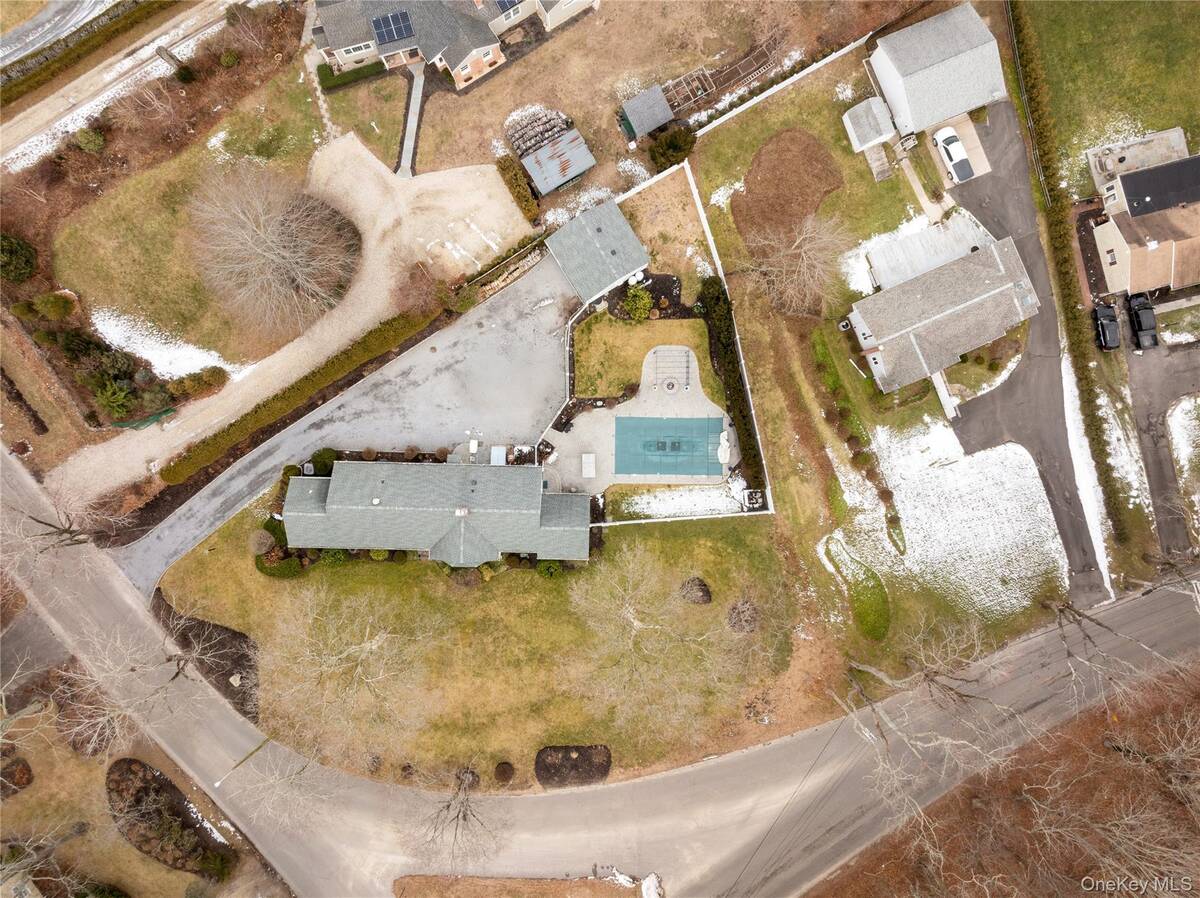 #47 photo, 735 Reeve Avenue, सफ़ोक काउंटी Mattituck , NY 11952