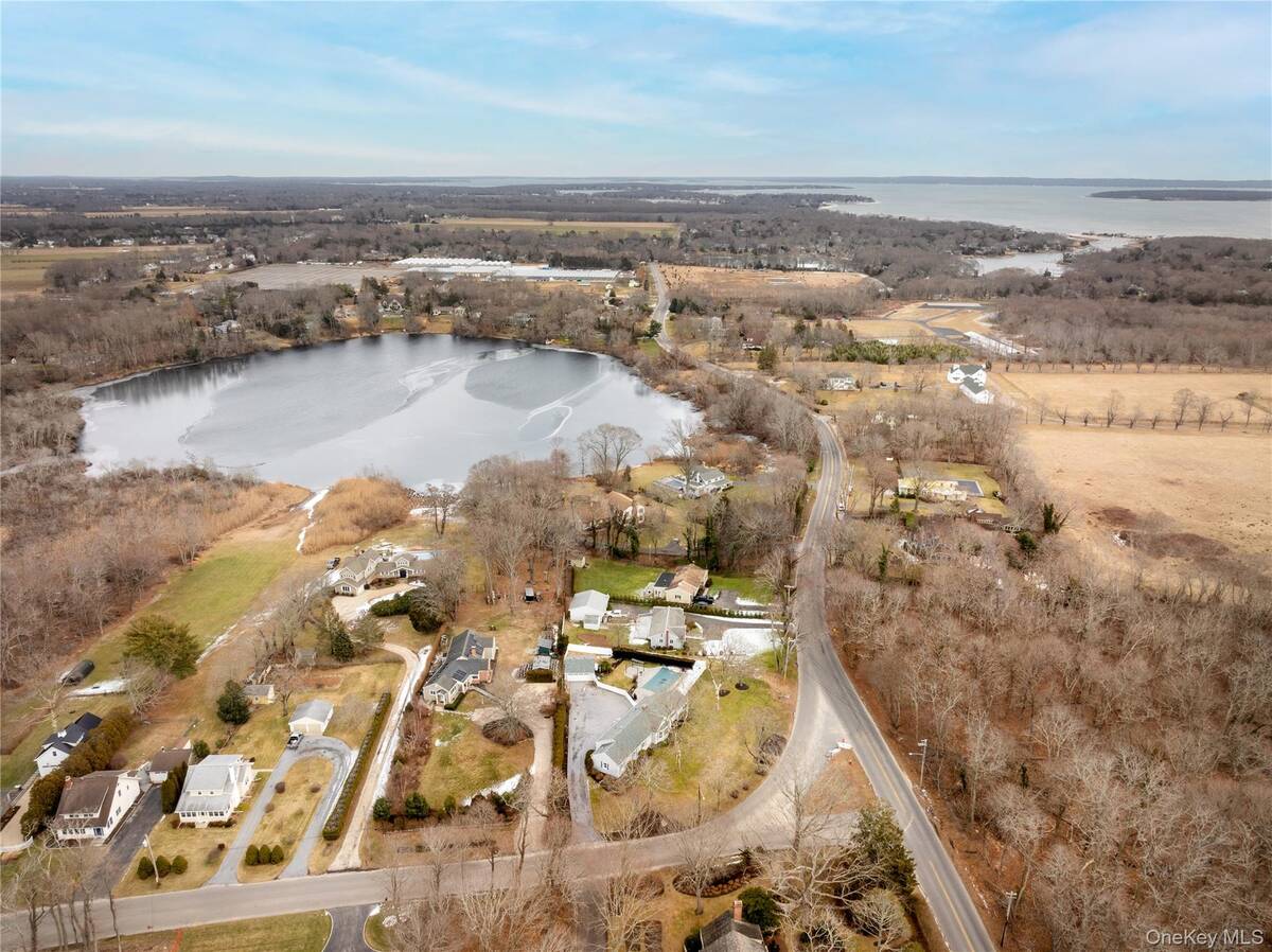 #48 photo, 735 Reeve Avenue, सफ़ोक काउंटी Mattituck , NY 11952