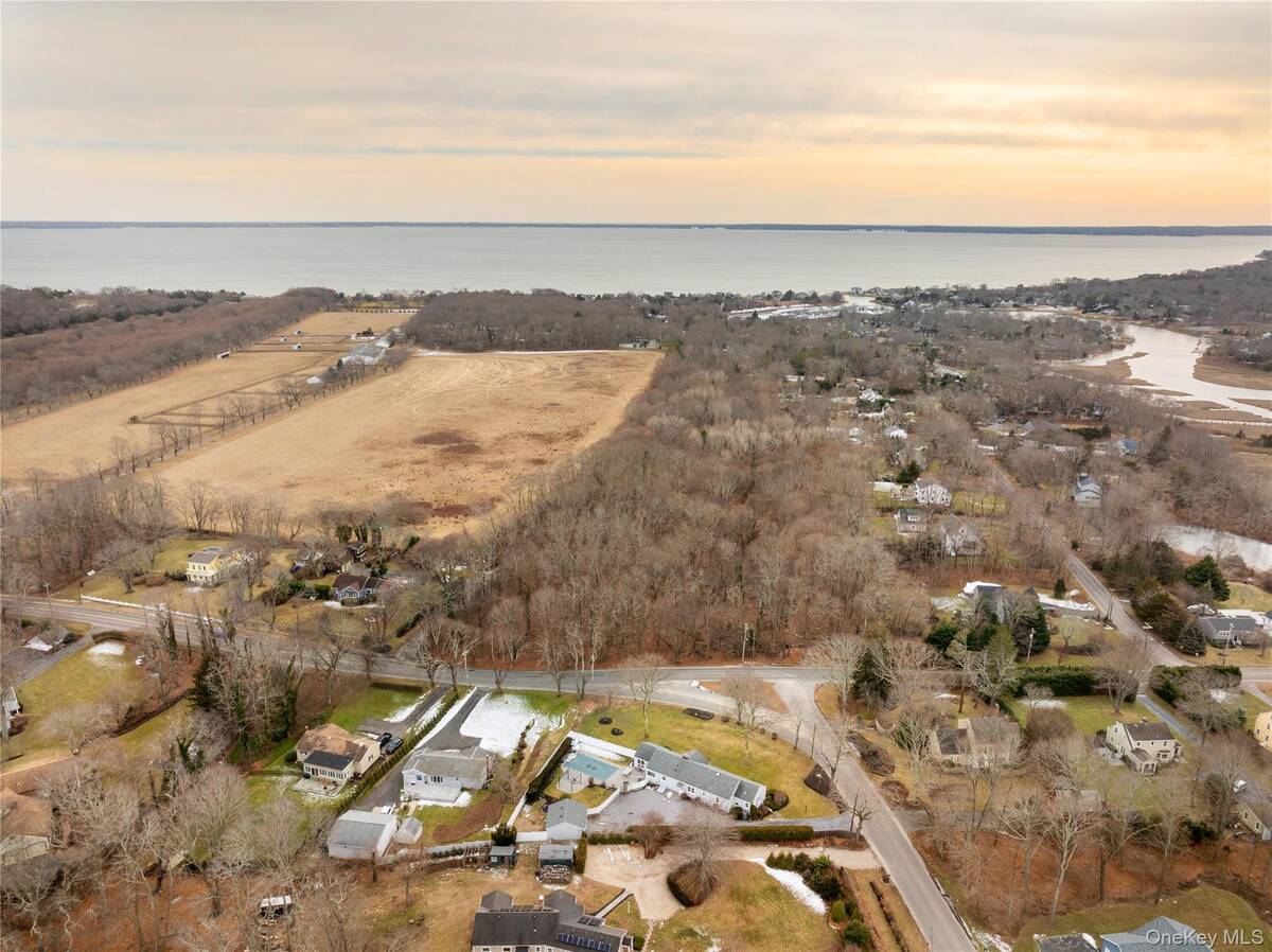 #49 photo, 735 Reeve Avenue, सफ़ोक काउंटी Mattituck , NY 11952