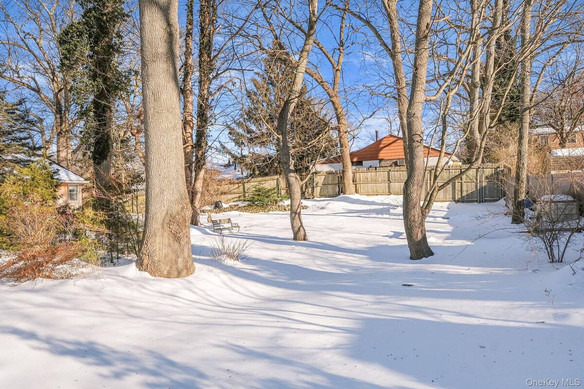 #10 photo, 21 Valleywood Drive, Huntington Station , NY 11746