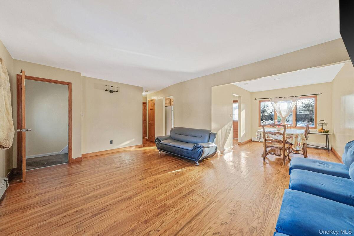 #13 photo, 21 Valleywood Drive, Huntington Station , NY 11746