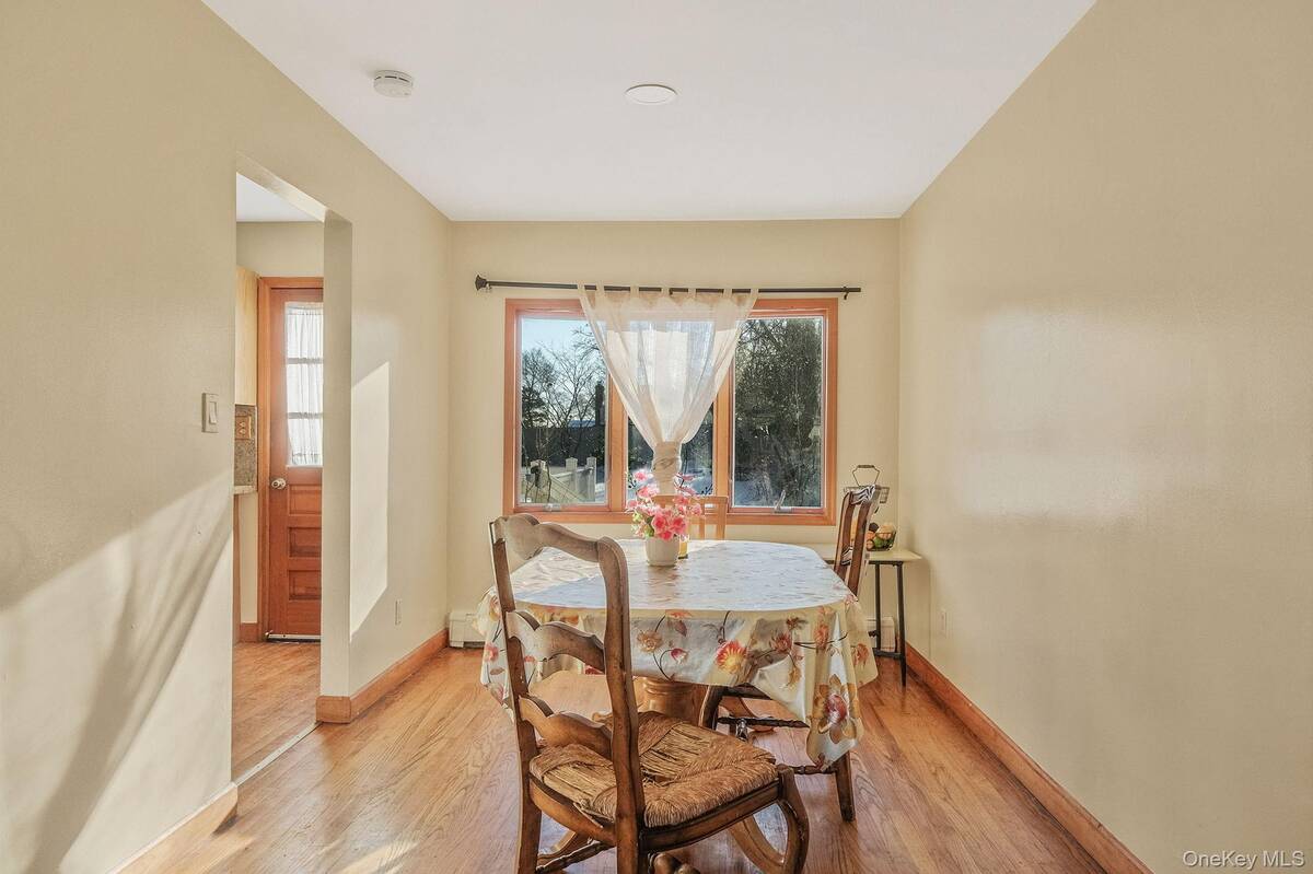 #15 photo, 21 Valleywood Drive, Huntington Station , NY 11746