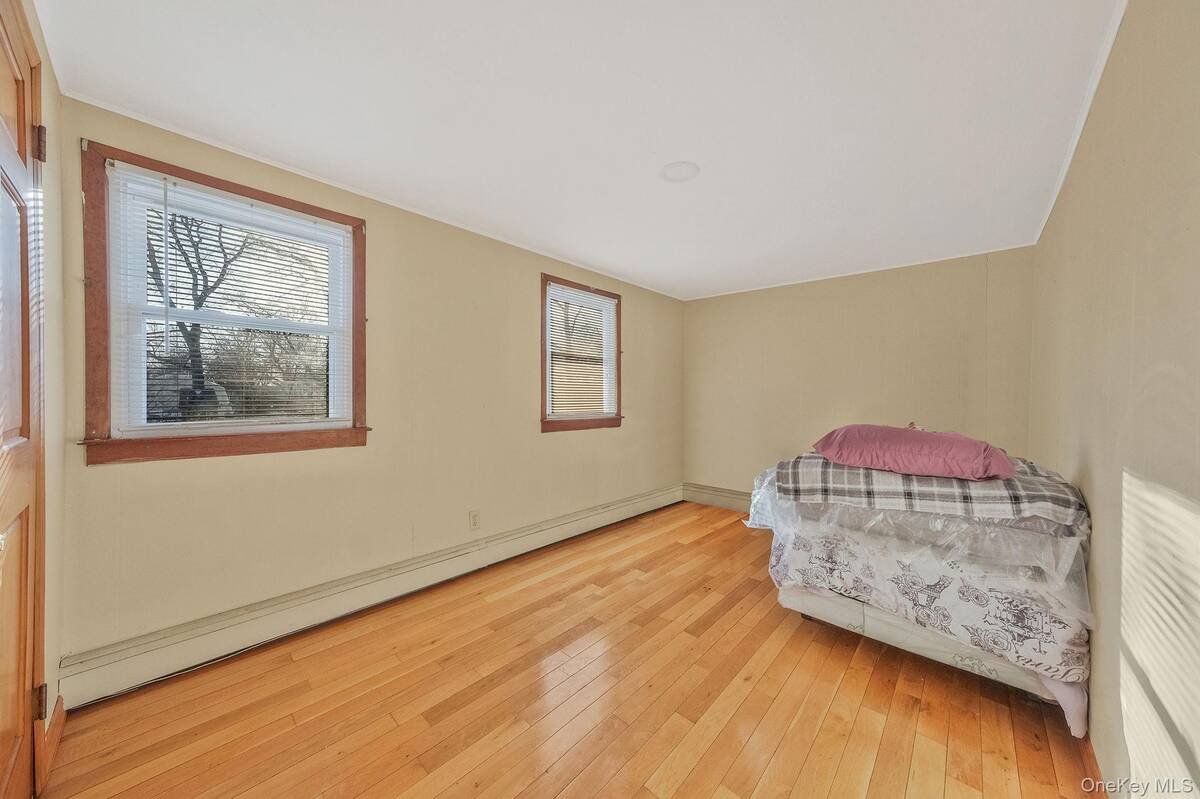 #28 photo, 21 Valleywood Drive, Huntington Station , NY 11746