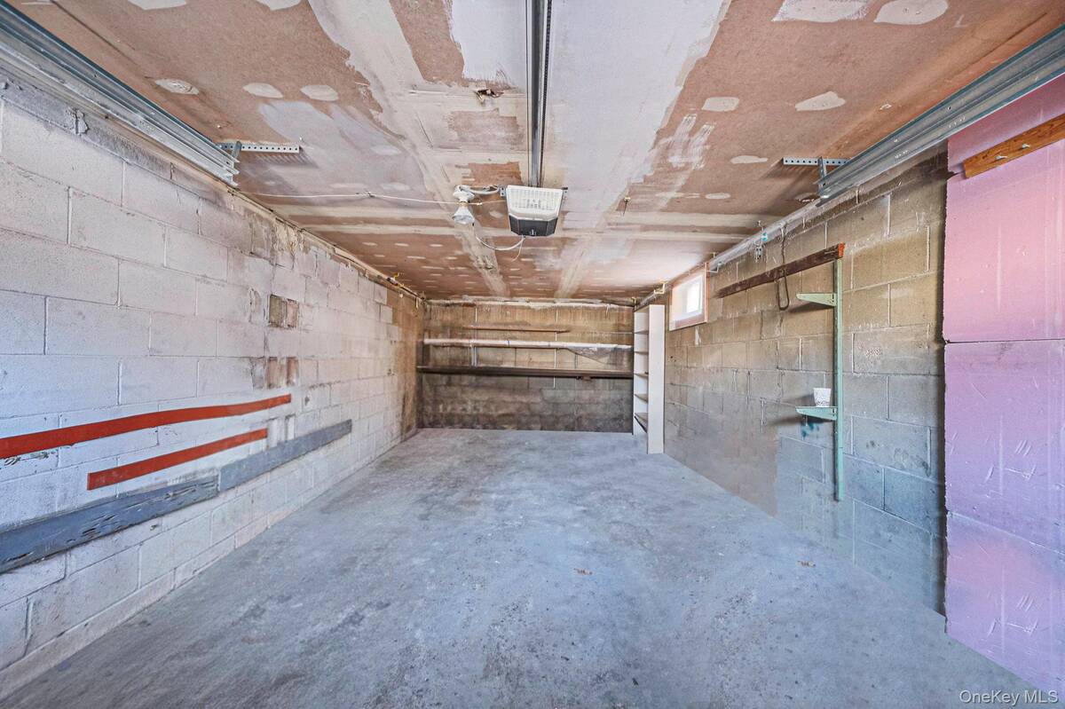 #31 photo, 21 Valleywood Drive, Huntington Station , NY 11746