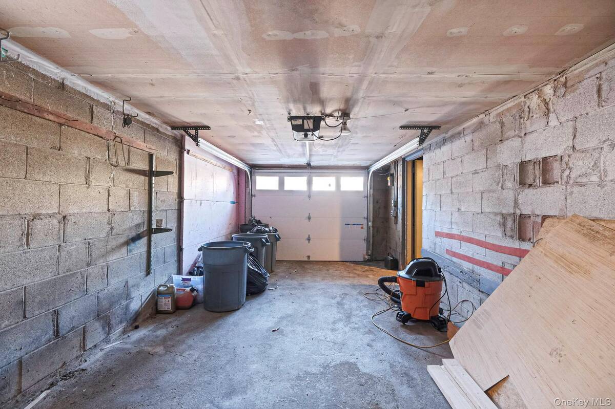 #35 photo, 21 Valleywood Drive, Huntington Station , NY 11746