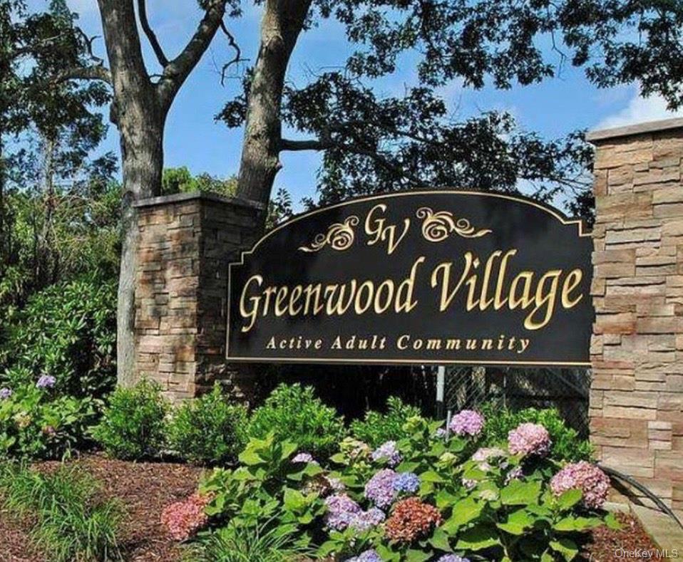 #1 photo, 16 Village Circle E, Manorville , NY 11949