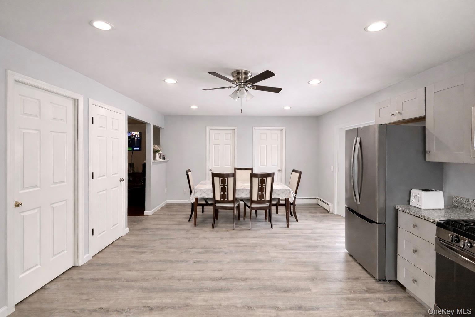 #2 photo, 19 Rutland Road, 東長島 Mastic , NY 11950