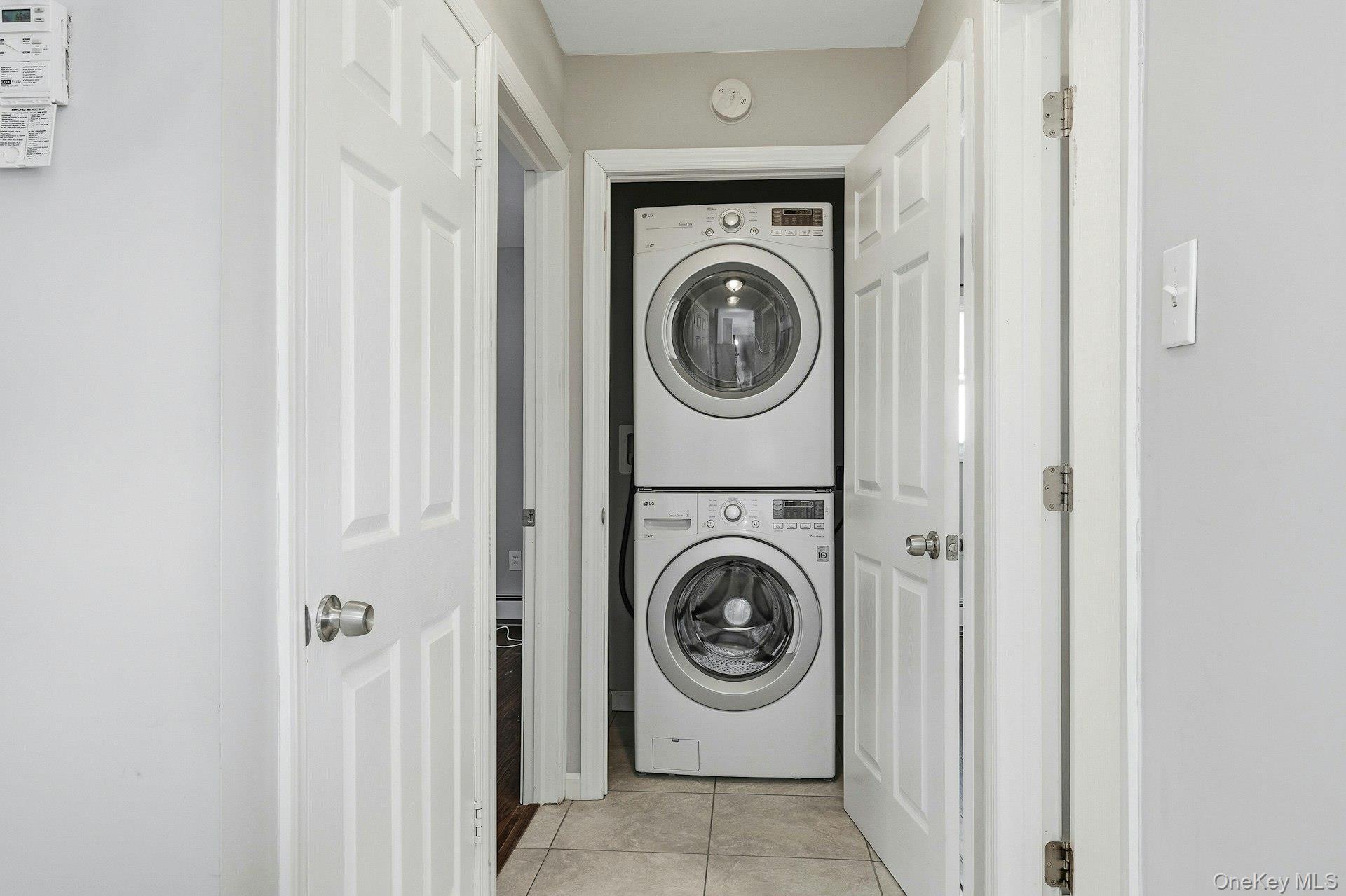 #12 photo, 23 Elm Drive W, 長島 Levittown , NY 11756