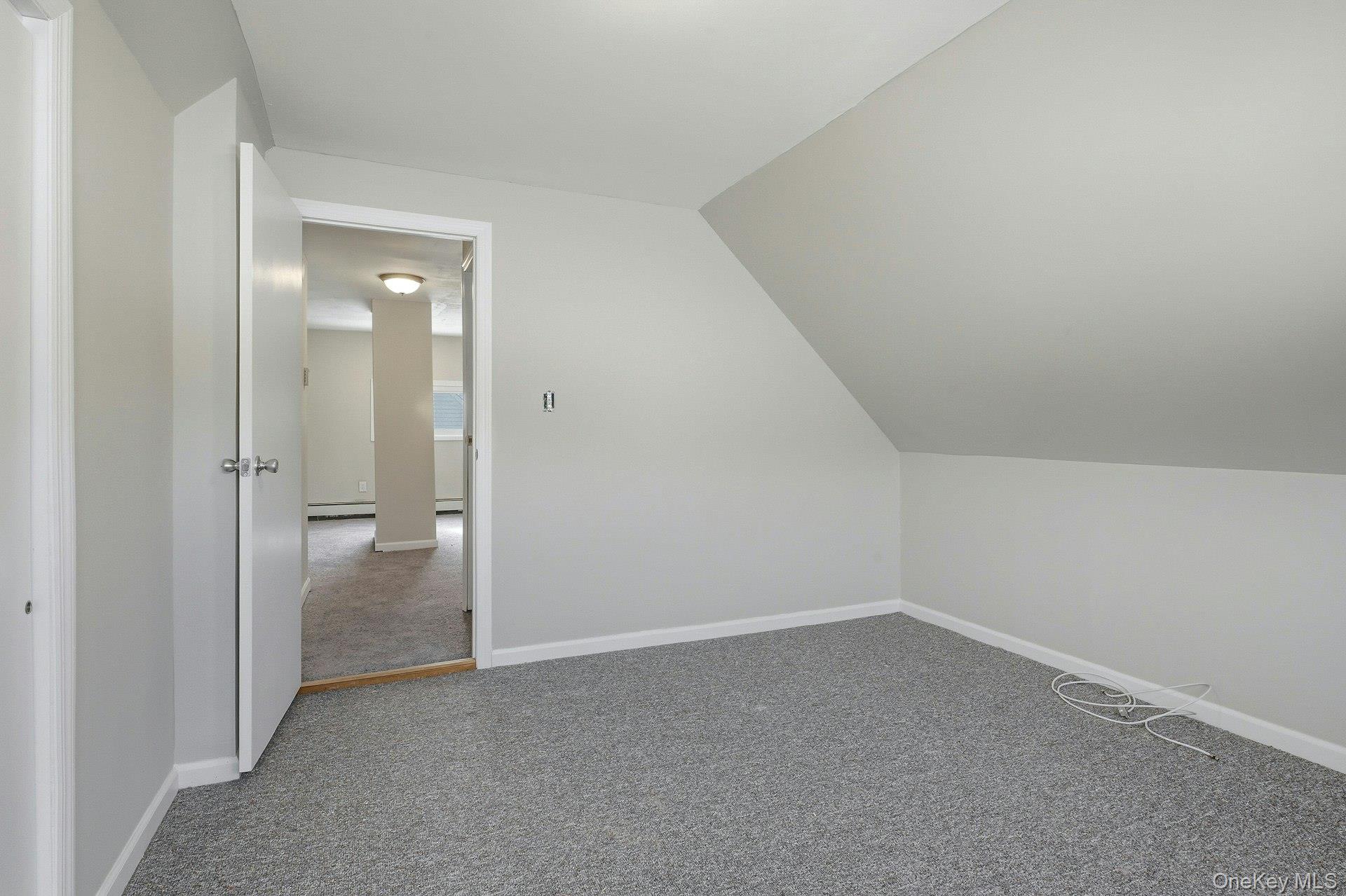 #23 photo, 23 Elm Drive W, 長島 Levittown , NY 11756