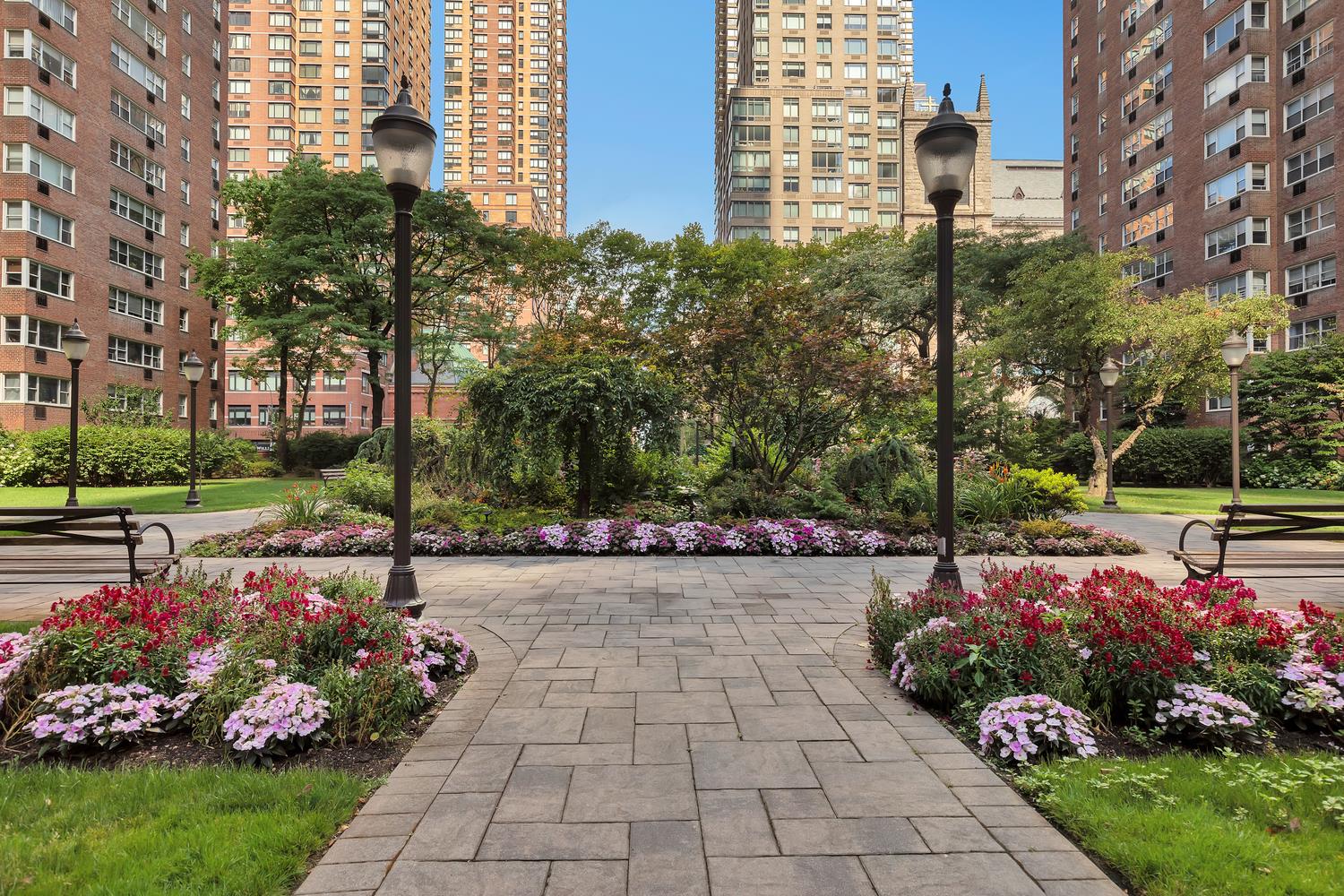 #16 photo, 345 W 58TH Street, Lincoln Square , NY 10019