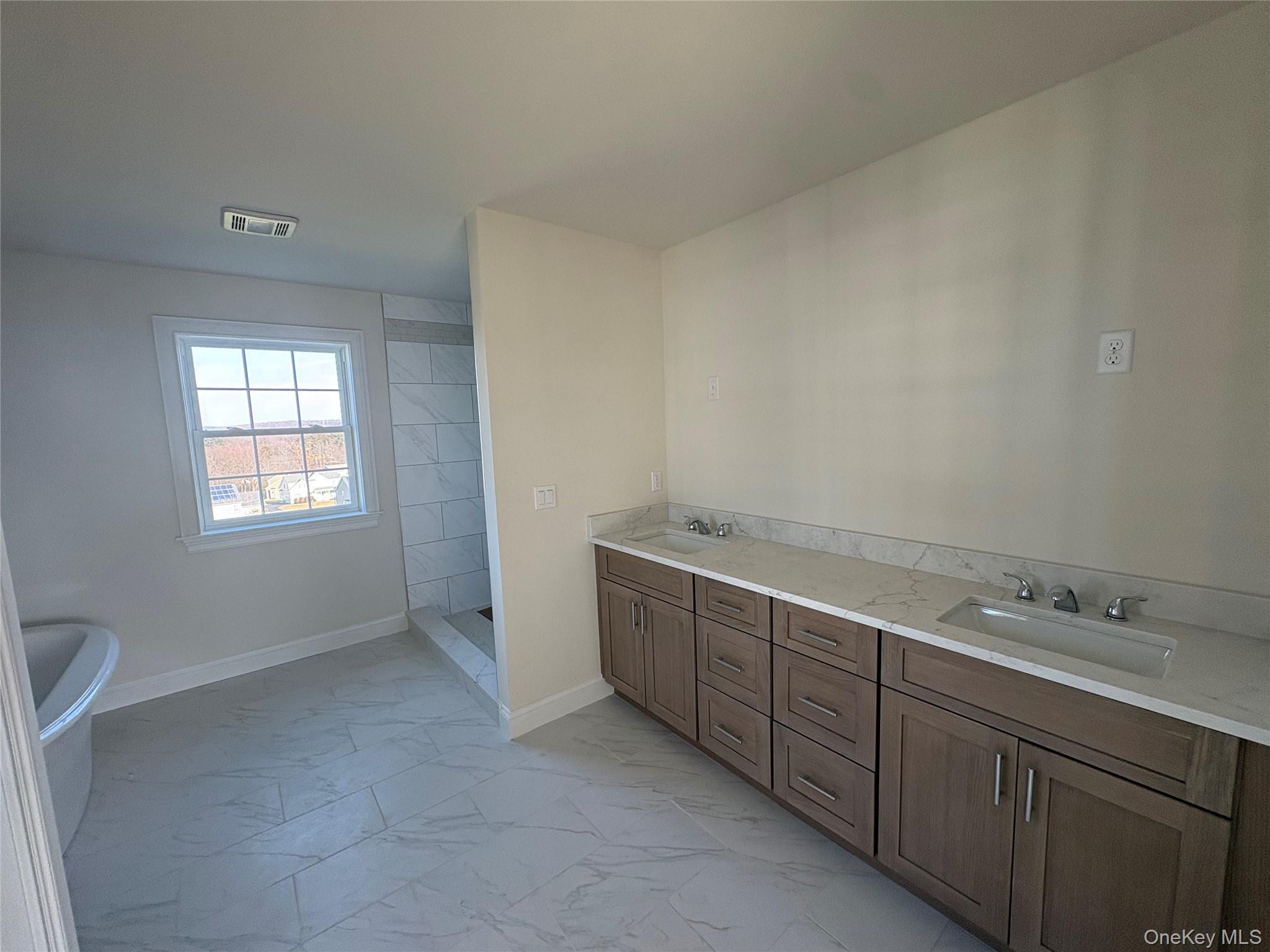 #11 photo, 30 Dartmouth Drive, Poughkeepsie , NY 12603