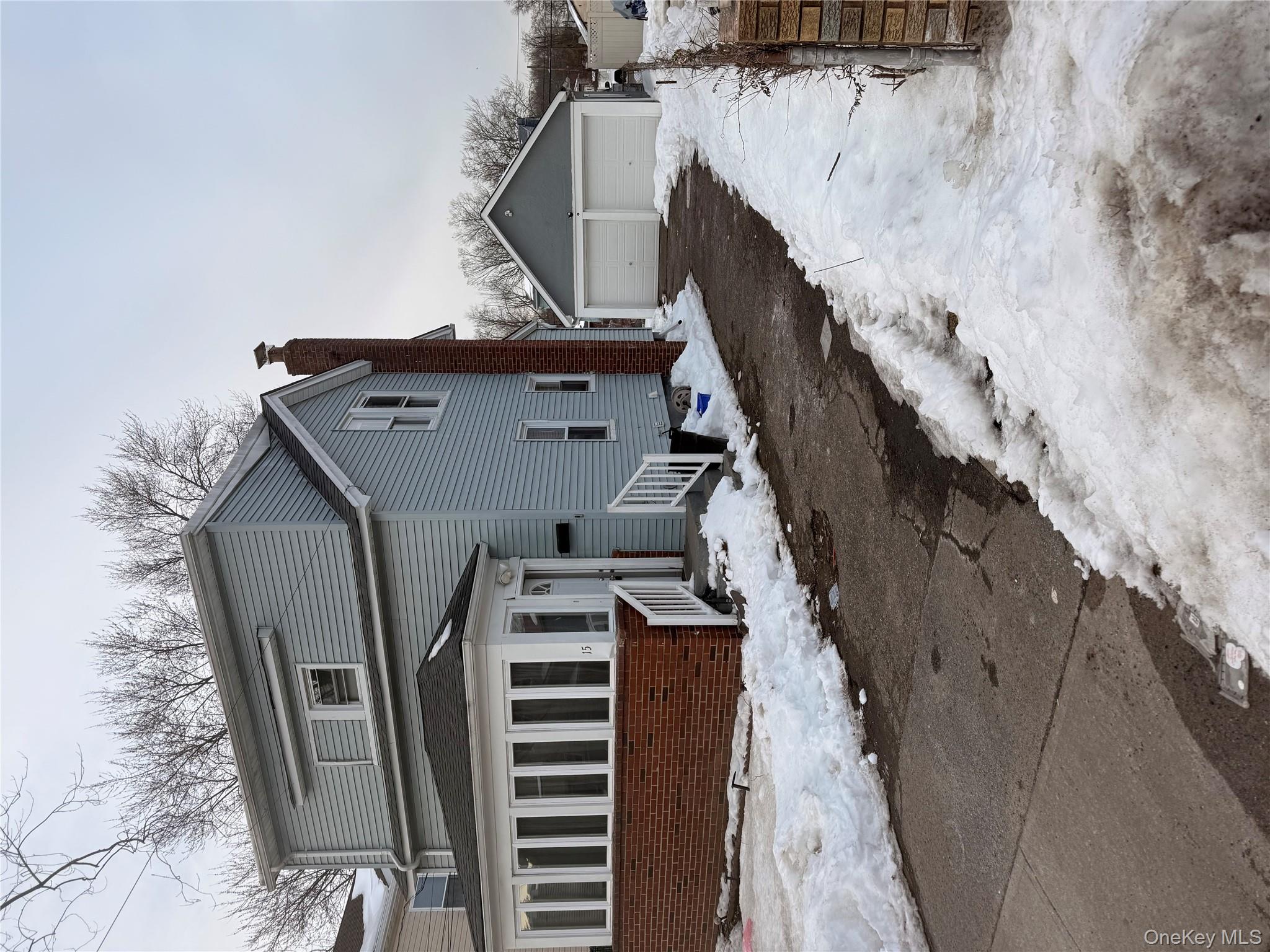 #2 photo, 15 Mirin Avenue, 롱 아일랜드 Roosevelt , NY 11575