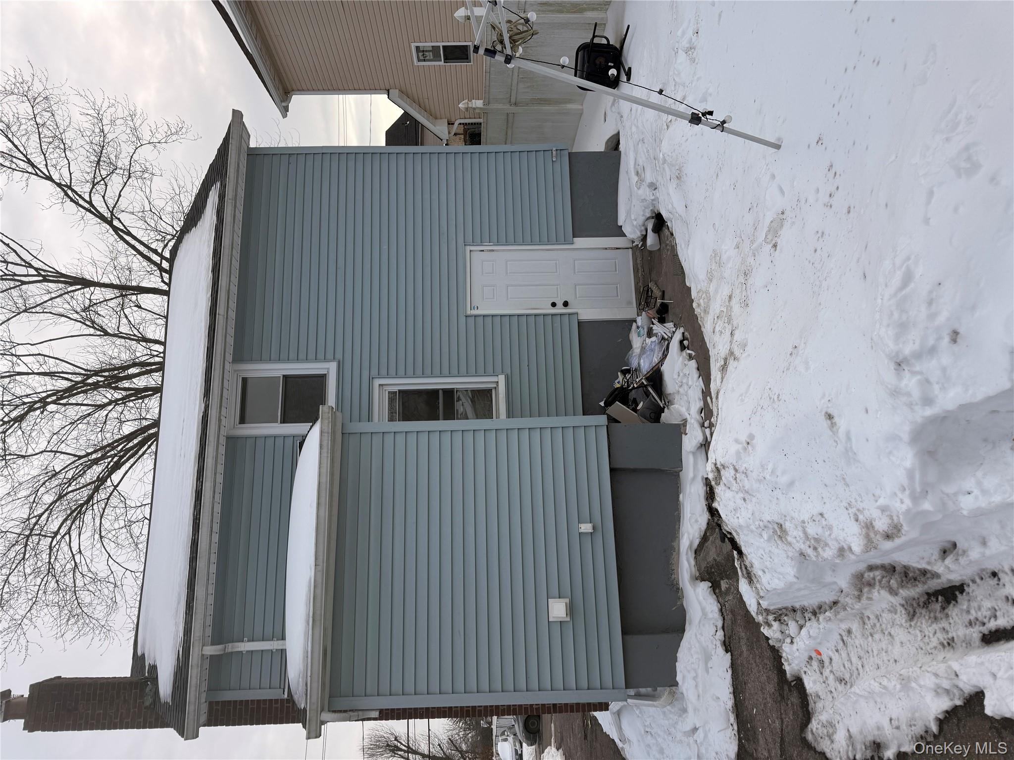 #4 photo, 15 Mirin Avenue, 롱 아일랜드 Roosevelt , NY 11575