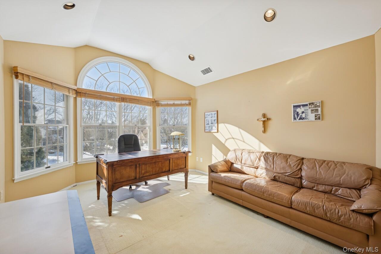 #17 photo, 49 Rofay Drive, सफ़ोक काउंटी East Northport , NY 11731